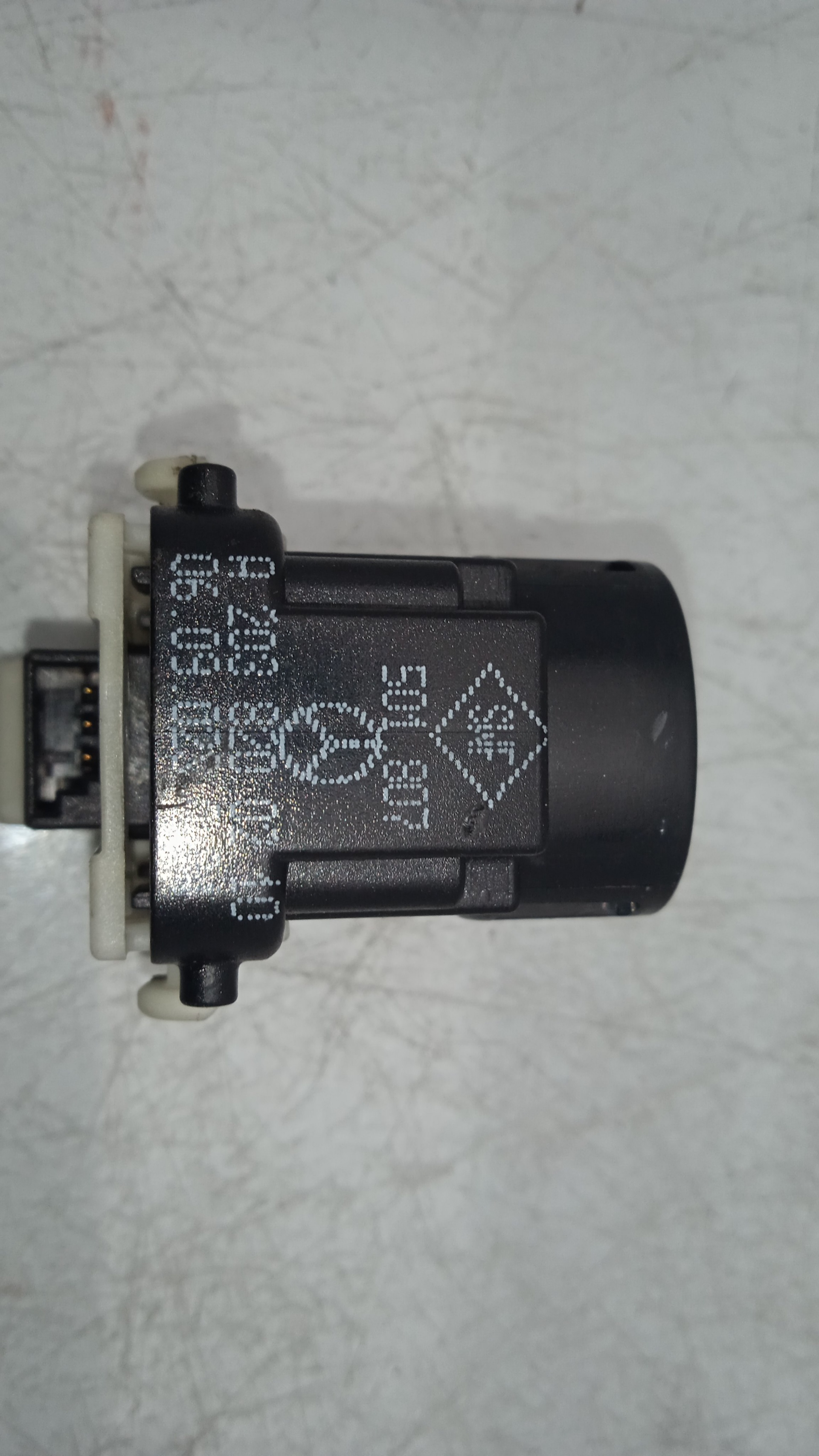 MANDO ELEVALUNAS DELANTERO DERECHO MERCEDES-BENZ C M271940