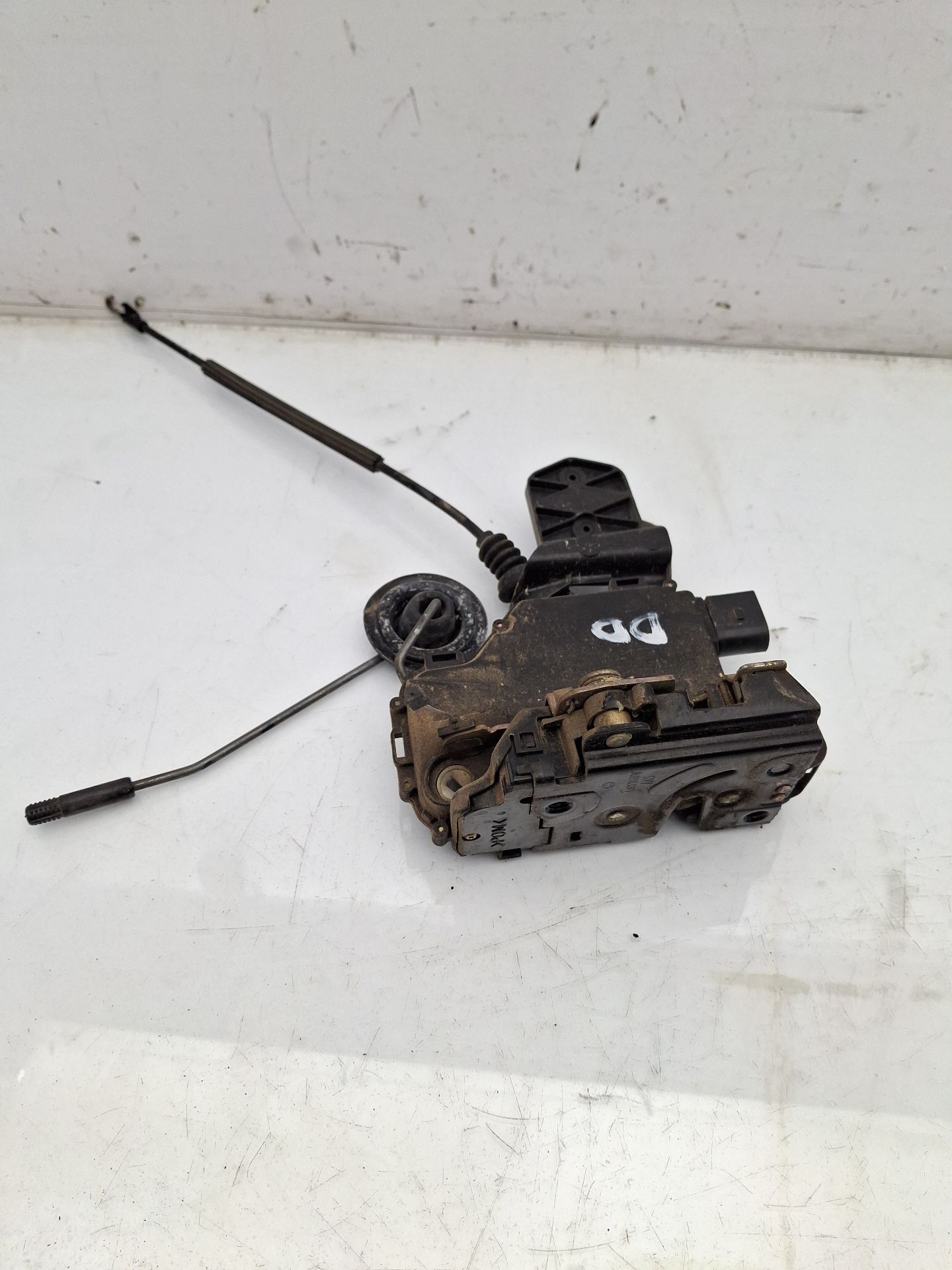 CERRADURA PUERTA DELANTERA DERECHA VOLKSWAGEN GOLF 