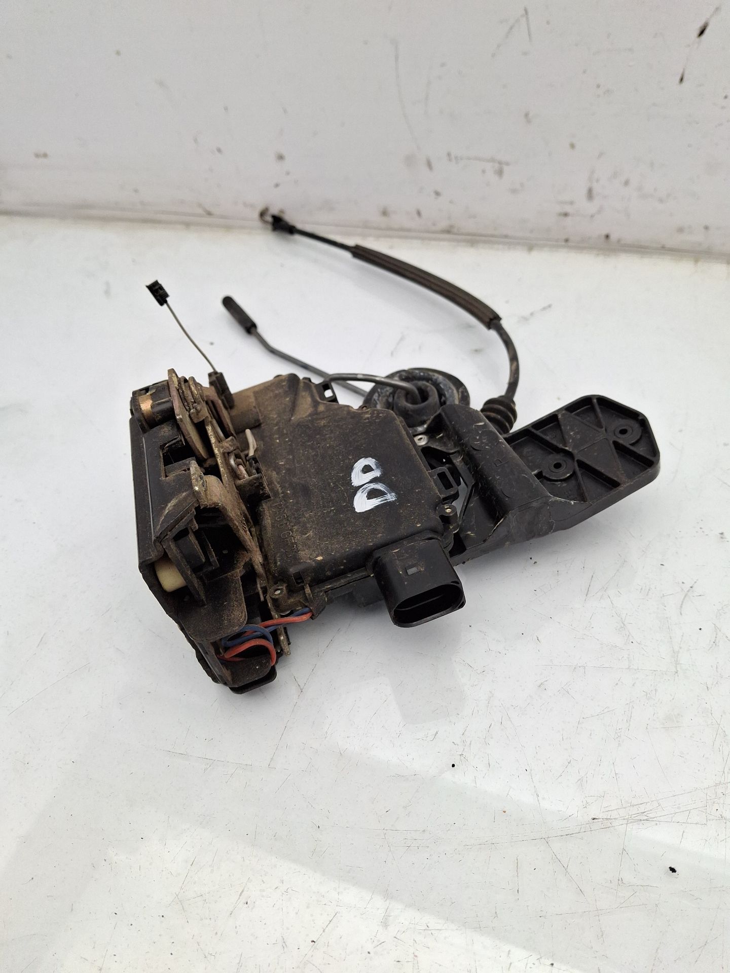 CERRADURA PUERTA DELANTERA DERECHA VOLKSWAGEN GOLF 