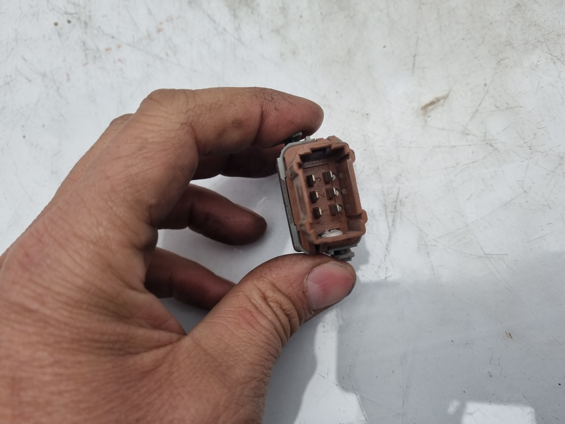 MANDO ELEVALUNAS DELANTERO DERECHO RENAULT MASTER G9U A6