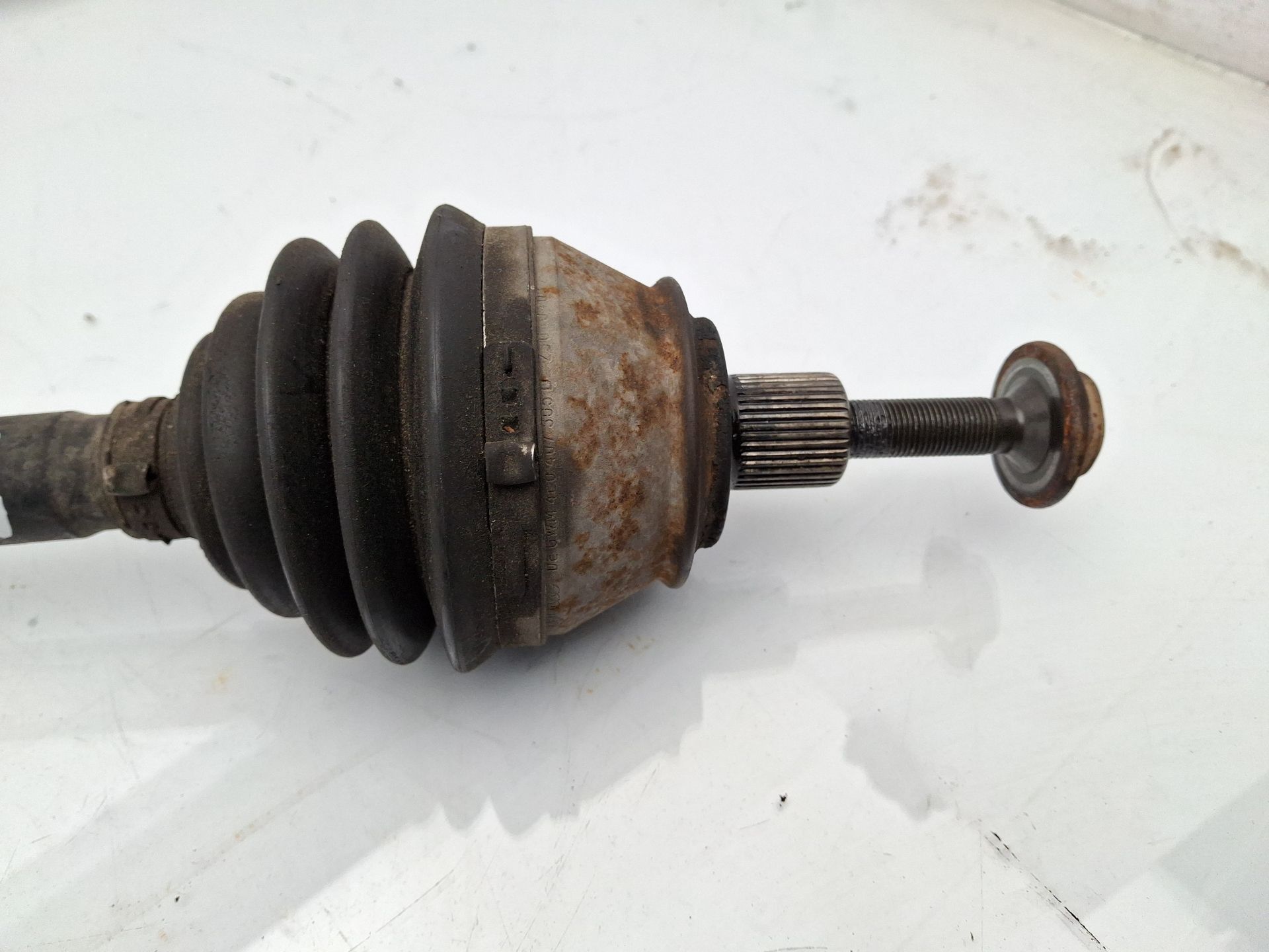 TRANSMISION DELANTERA IZQUIERDA AUDI A6 