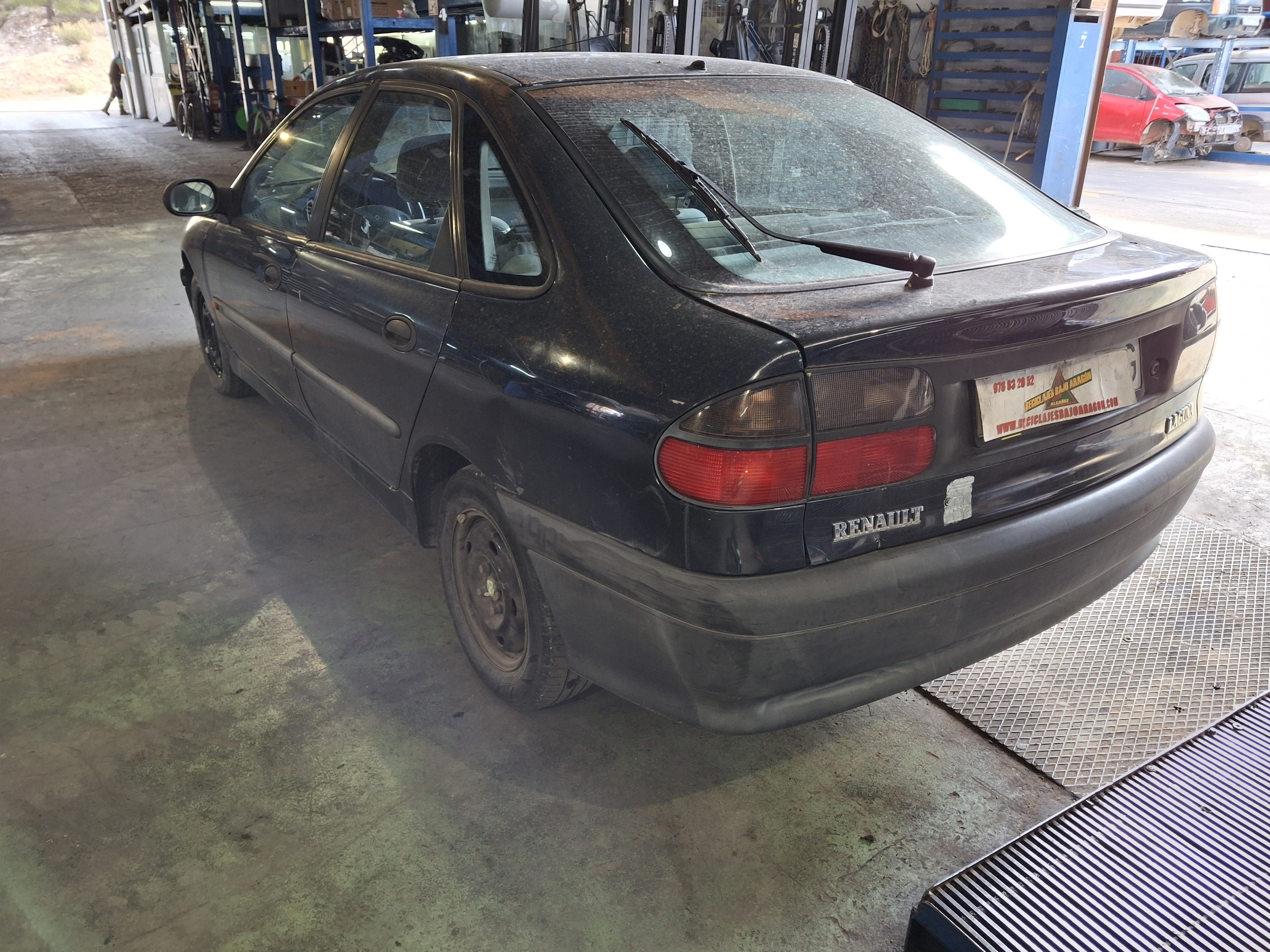 MANETA INT DEL IZQ RENAULT LAGUNA F3P