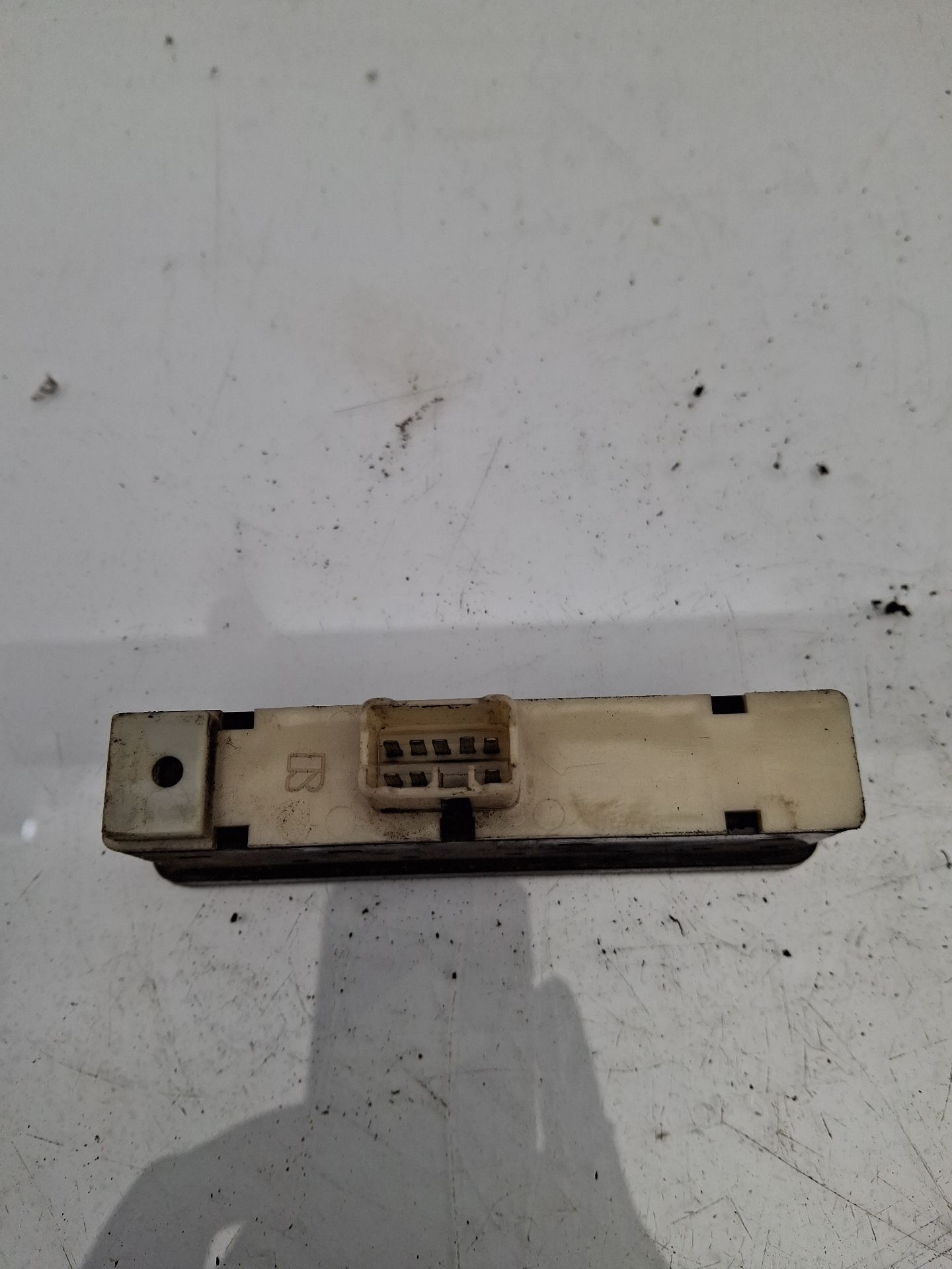 MANDO ELEVALUNAS DELANTERO IZQUIERDO SUZUKI VITARA 