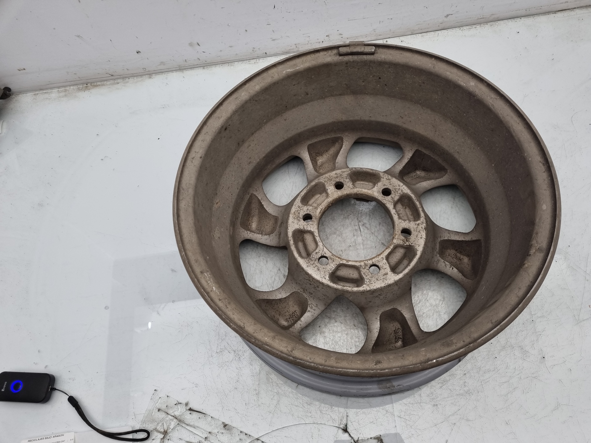 LLANTA HYUNDAI TERRACAN J3