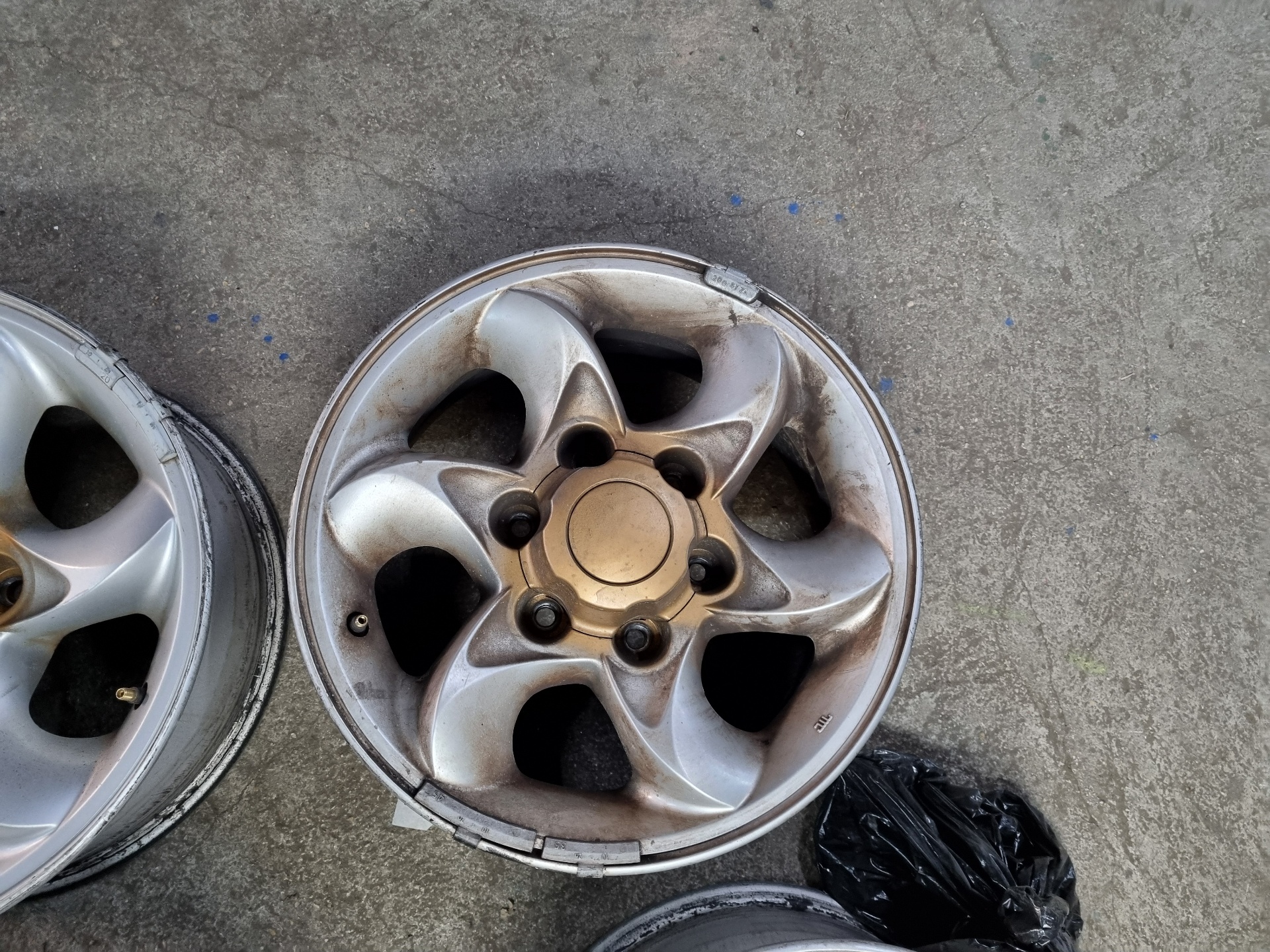 JUEGO LLANTAS HYUNDAI TERRACAN J3