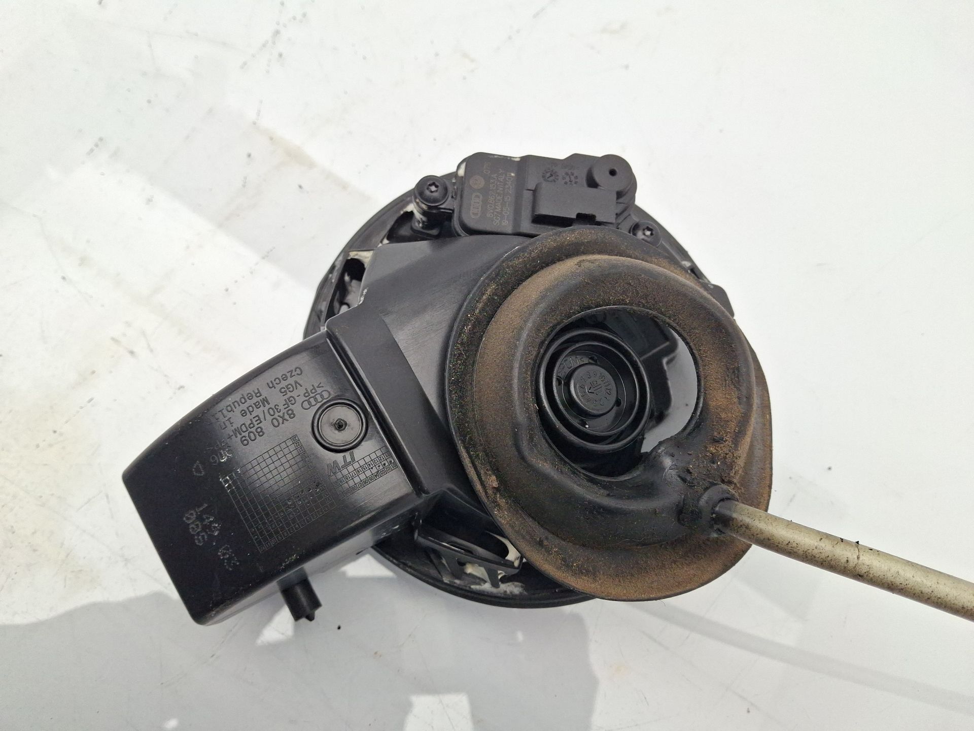 TAPA EXTERIOR COMBUSTIBLE AUDI A1 