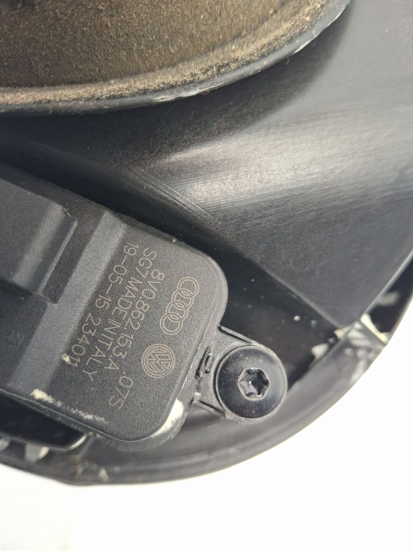 TAPA EXTERIOR COMBUSTIBLE AUDI A1 