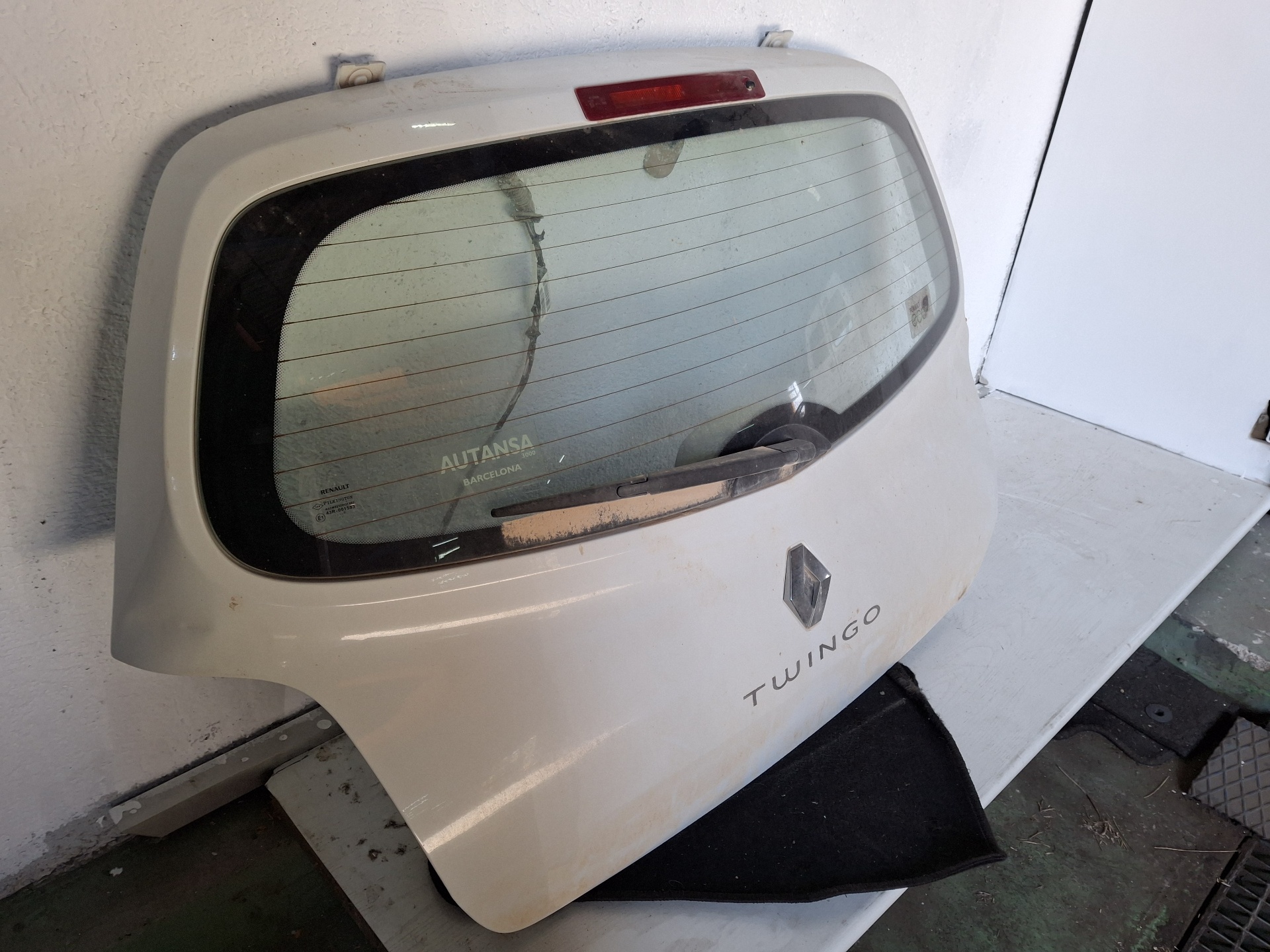 PORTON TRASERO RENAULT TWINGO K9K 17