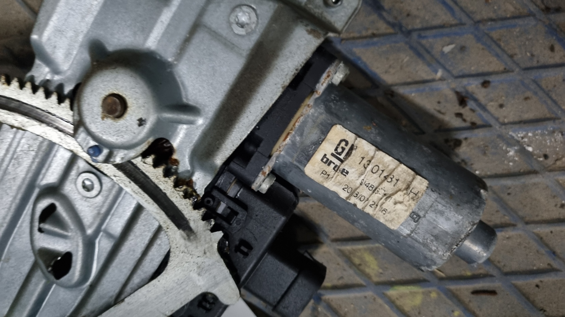 ELEVALUNAS DELANTERO DERECHO OPEL ASTRA Z16XE1