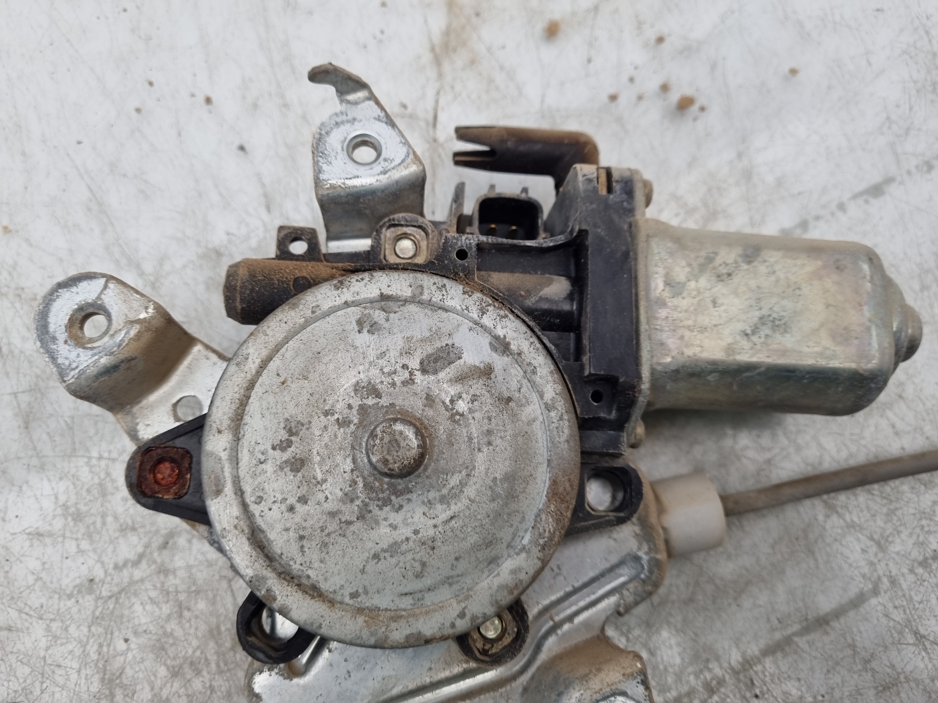 ELEVALUNAS DELANTERO DERECHO NISSAN X-TRAIL YD22