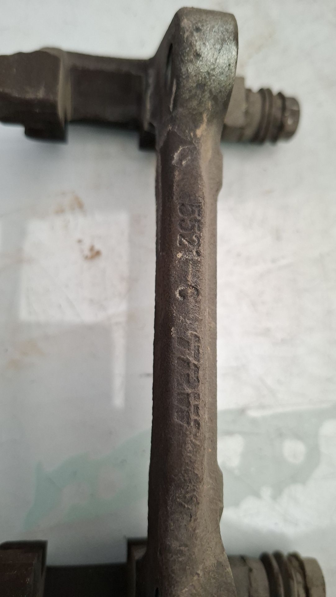 PINZA FRENO DELANTERA IZQUIERDA SEAT LEON 