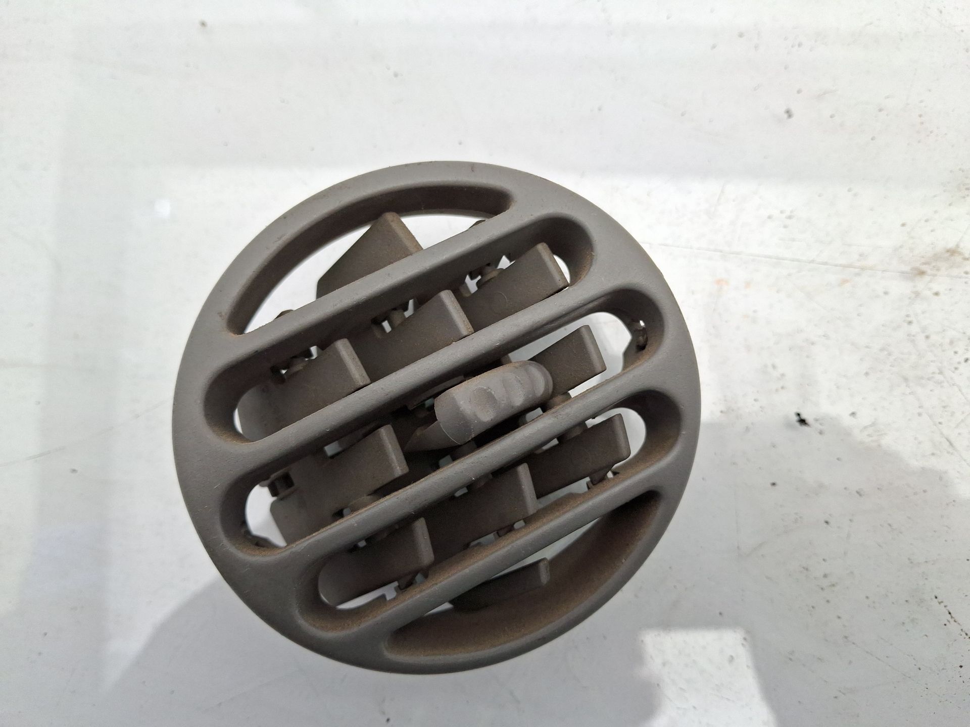 AIREADOR CENTRAL DERECHO RENAULT KANGOO 