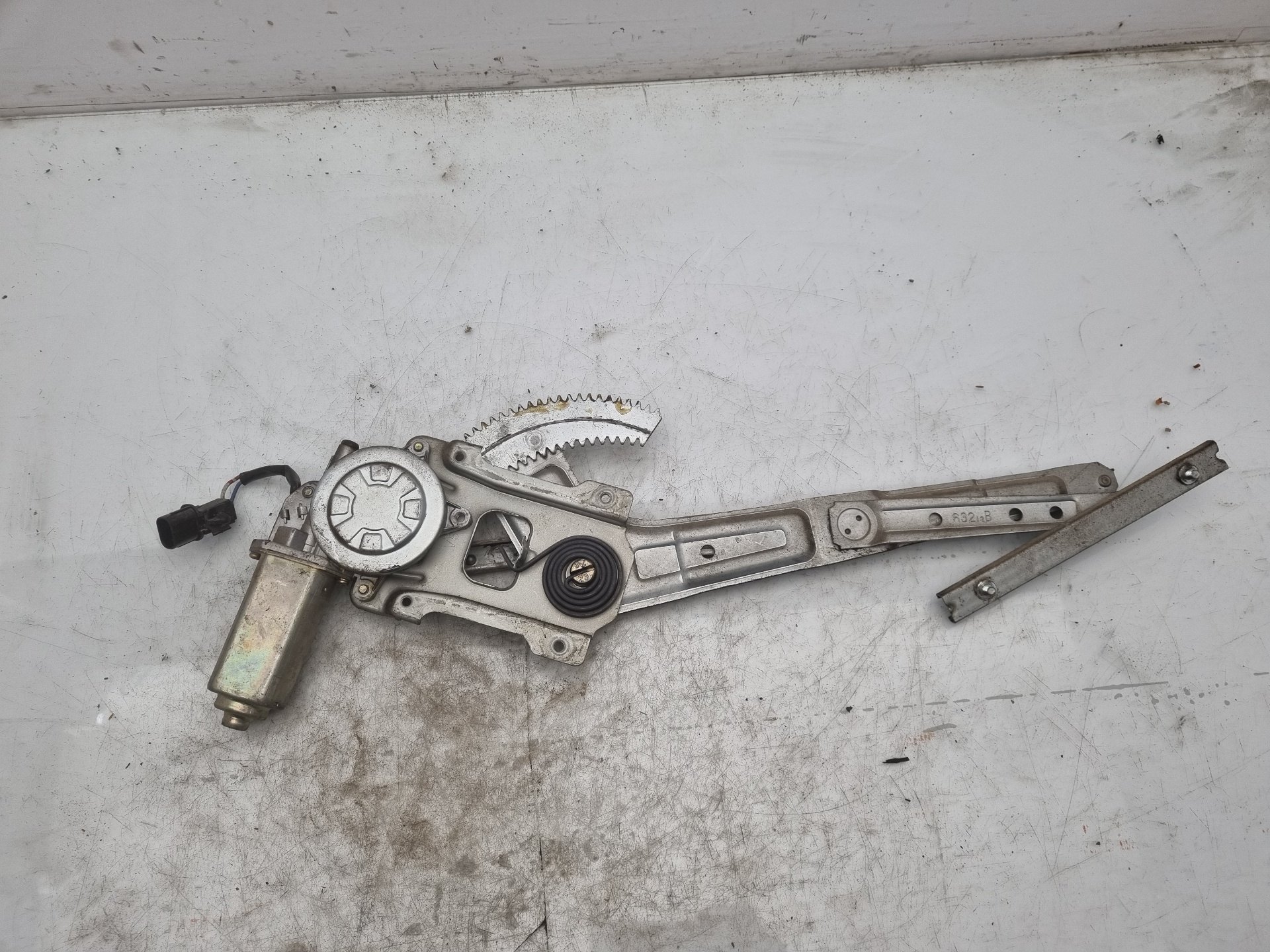 ELEVALUNAS DELANTERO DERECHO ISUZU TROOPER 4JX1