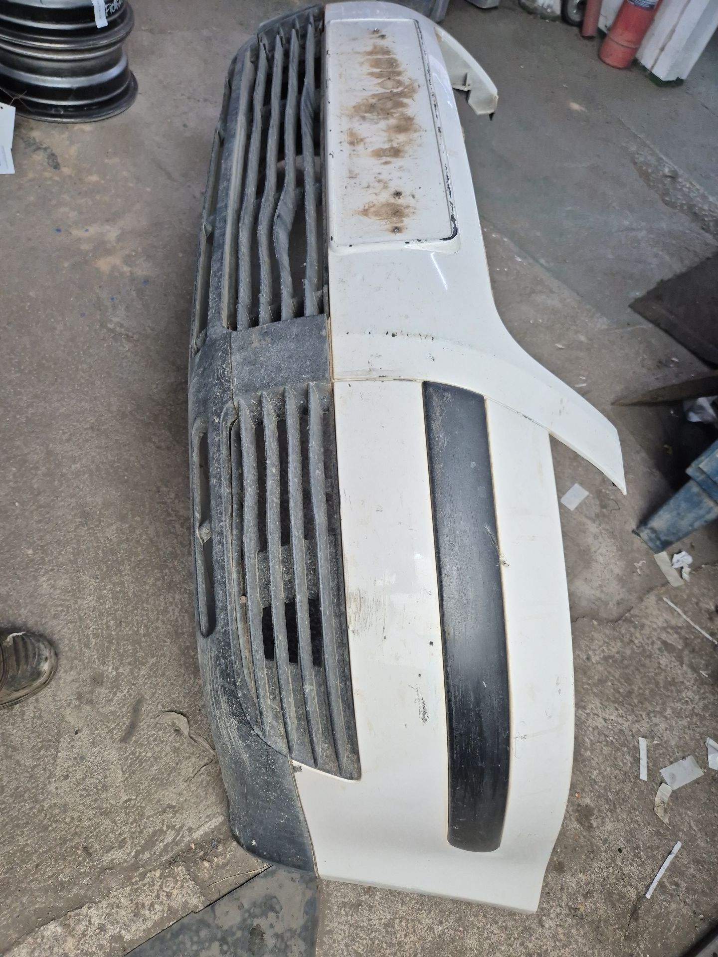 PARAGOLPES DELANTERO VOLKSWAGEN PASSAT 