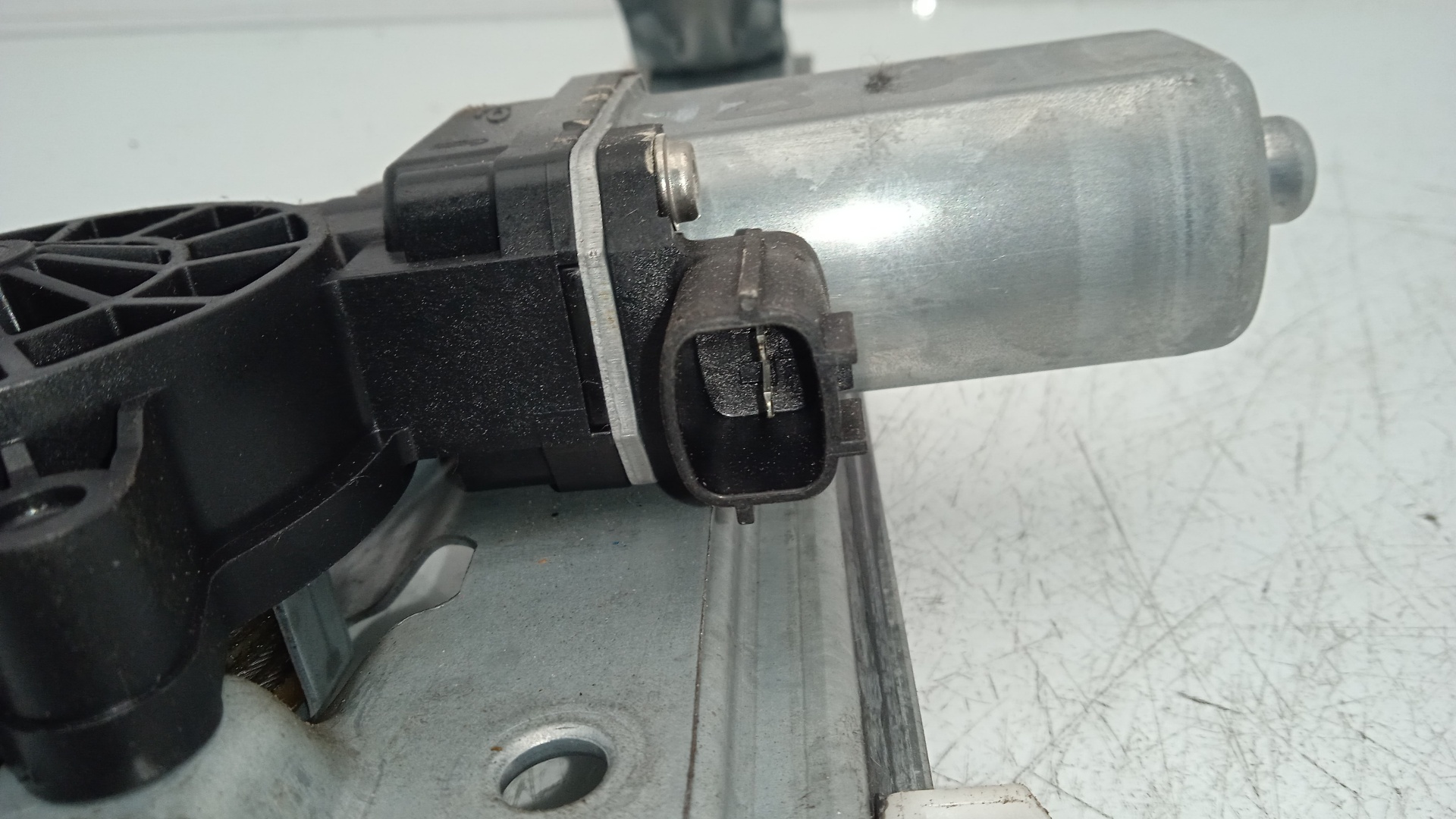 ELEVALUNAS DELANTERO DERECHO DACIA DOKKER 