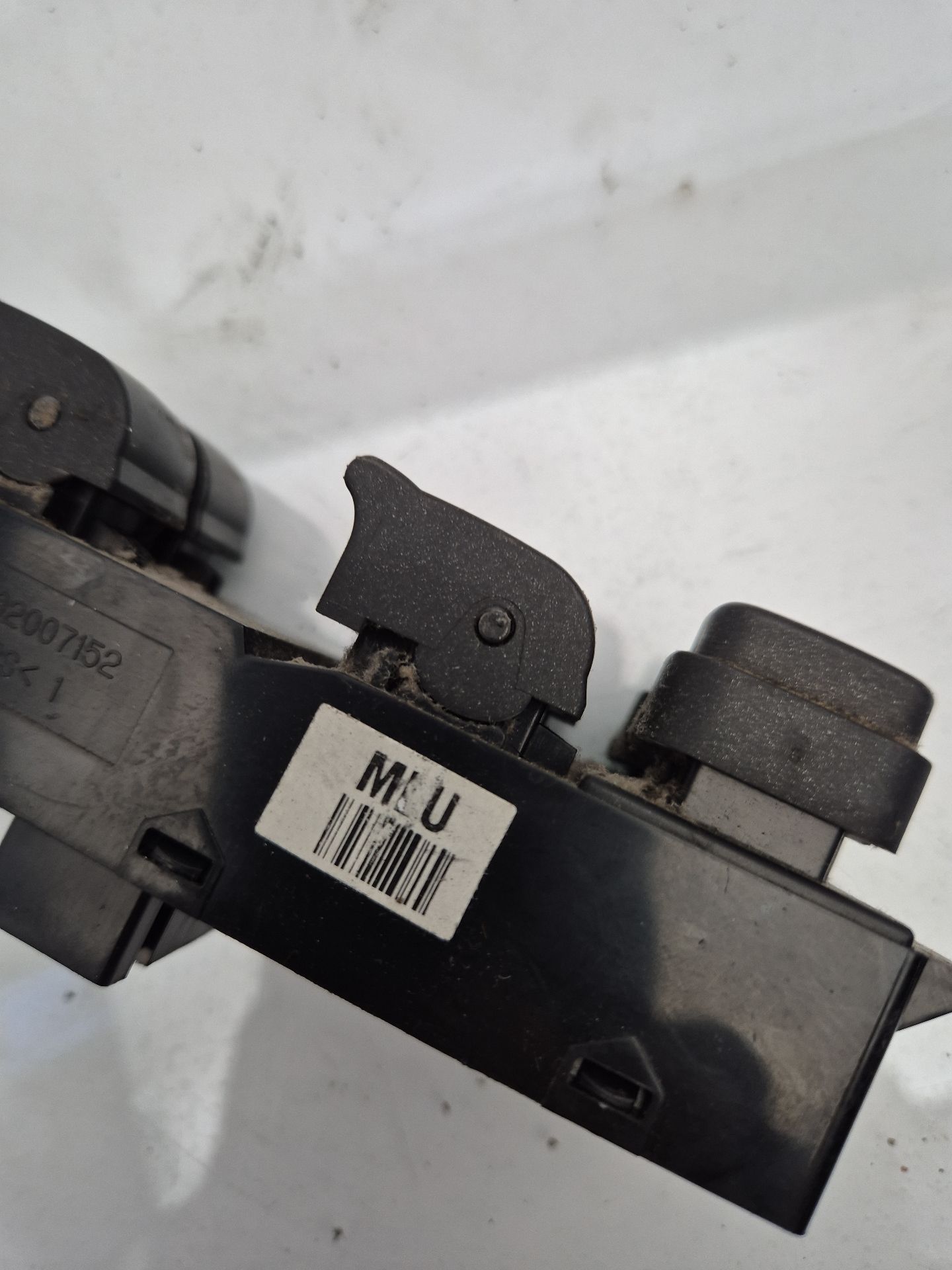 MANDO ELEVALUNAS DELANTERO IZQUIERDO SSANGYONG KOR 