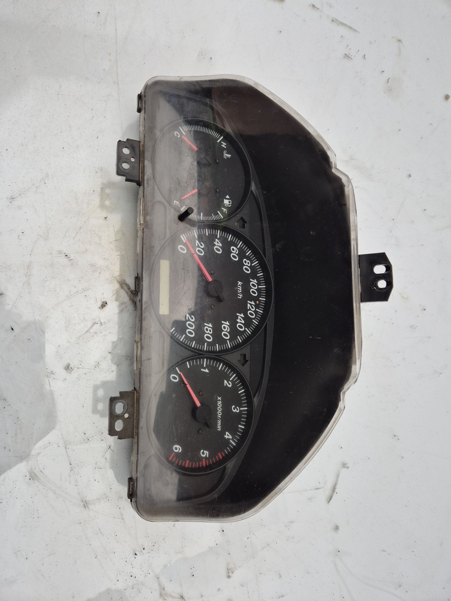 CUADRO INSTRUMENTOS MAZDA MPV RF5C