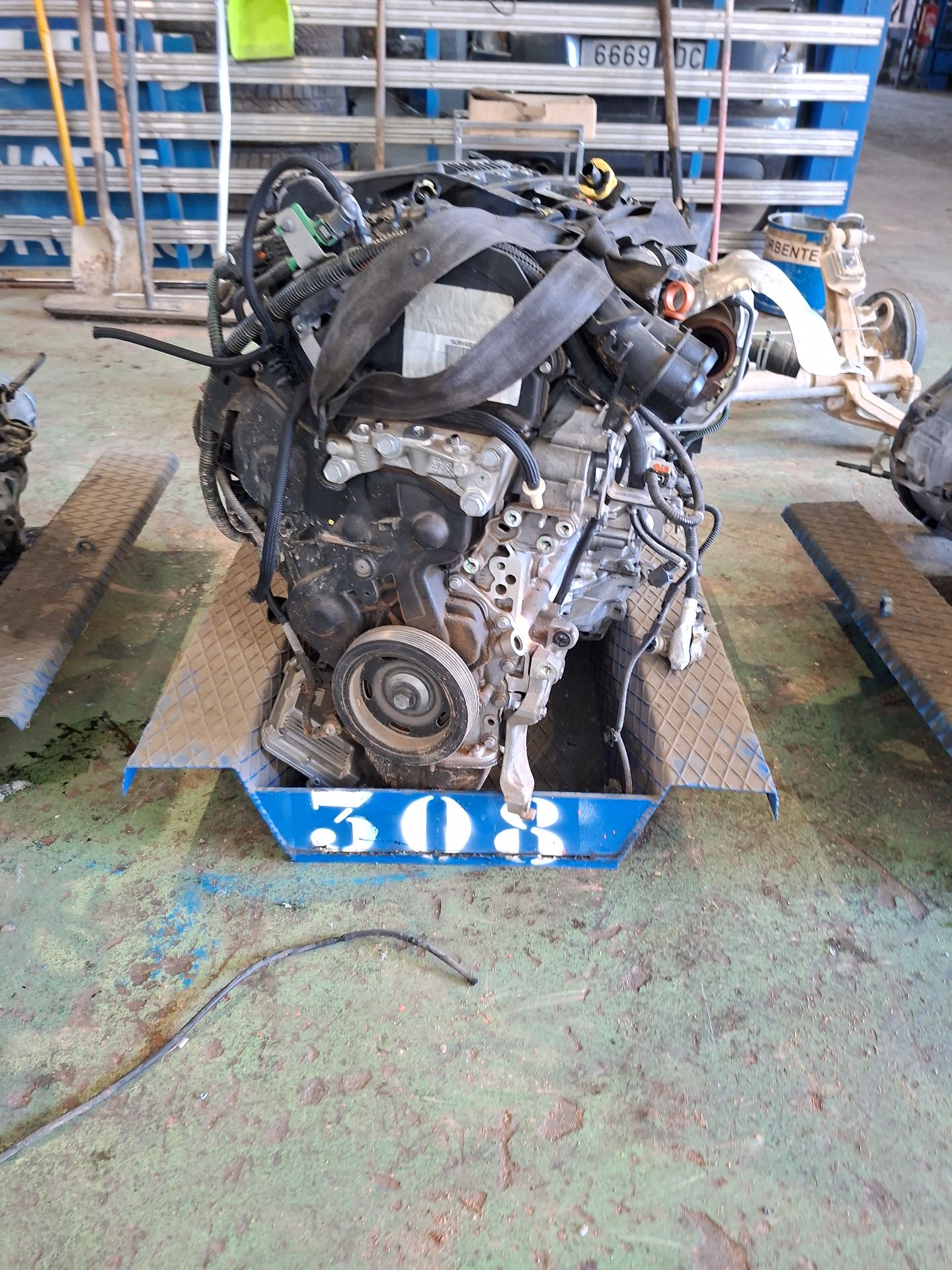 LLANTA PEUGEOT 2008 