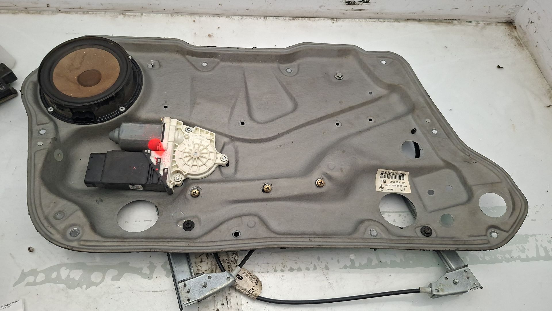 ELEVALUNAS DELANTERO IZQUIERDO VOLKSWAGEN GOLF 