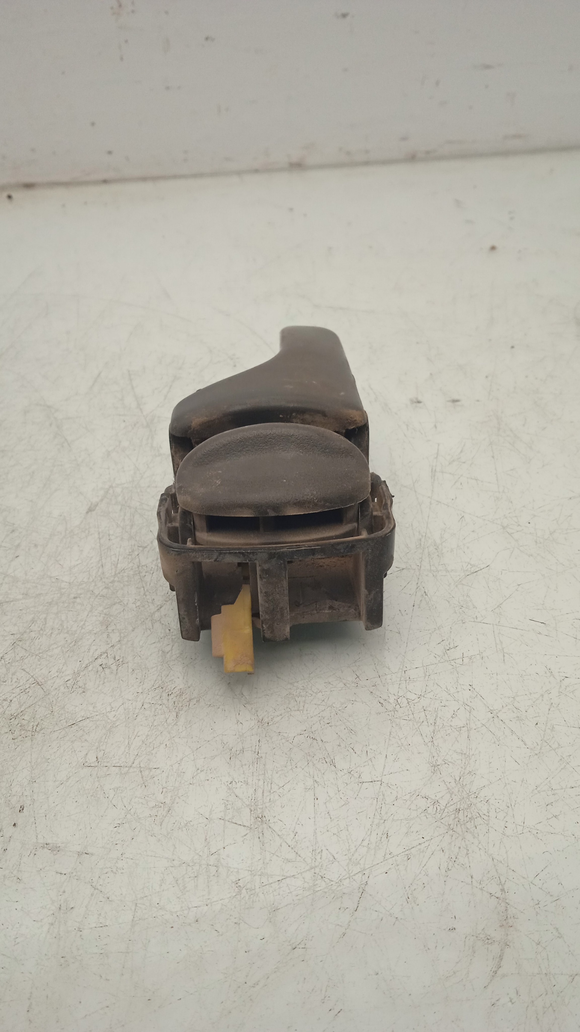 MANETA INT DEL IZQ NISSAN TERRANO TD27T