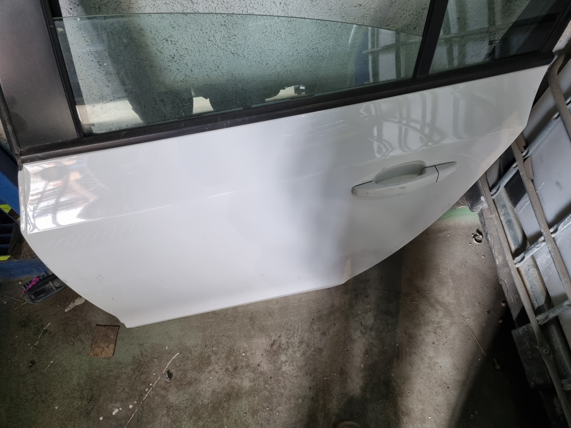 PUERTA TRASERA IZQUIERDA CHEVROLET CRUZE Z20D1