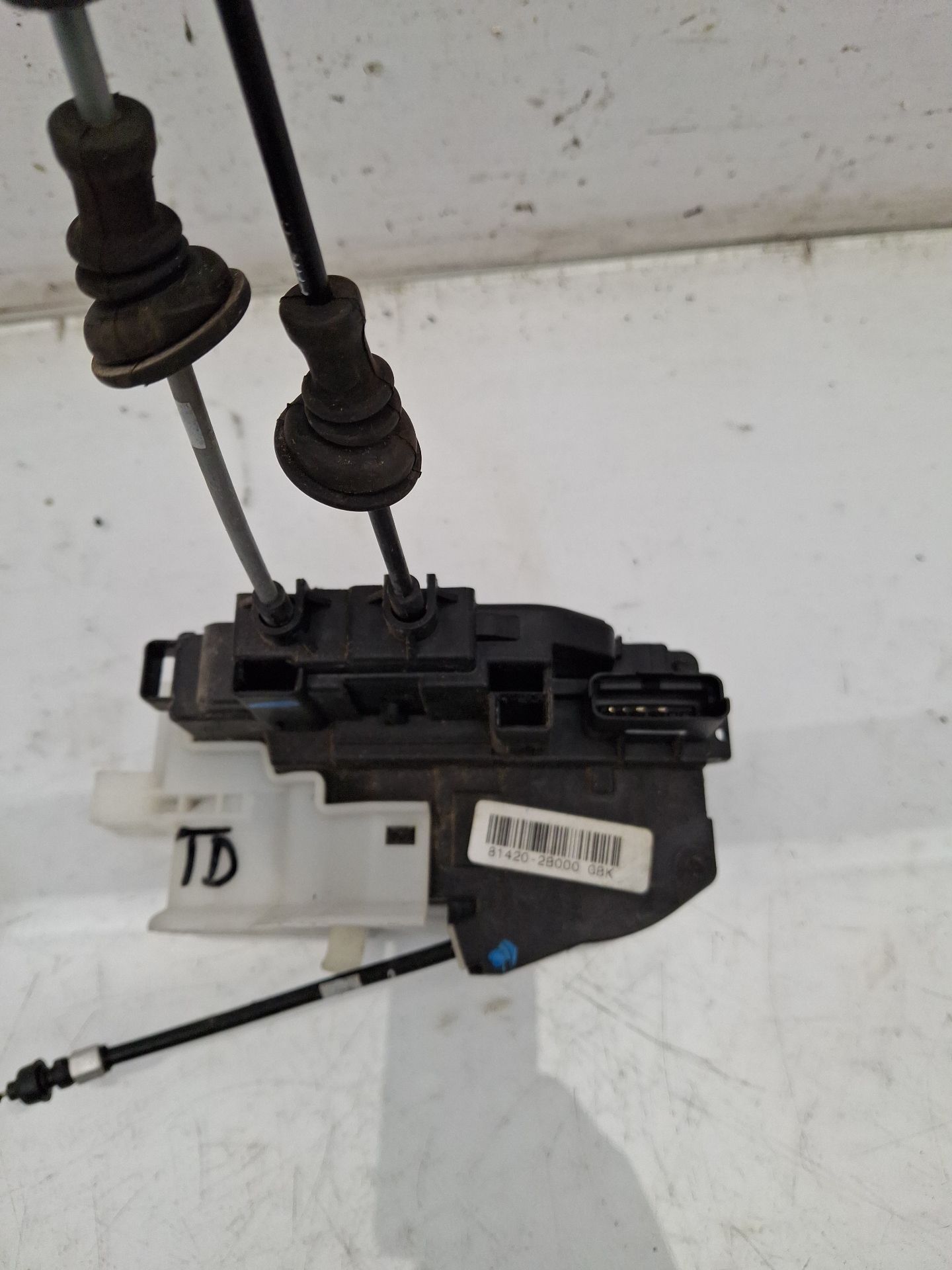 CERRADURA PUERTA TRASERA DERECHA HYUNDAI SANTA 