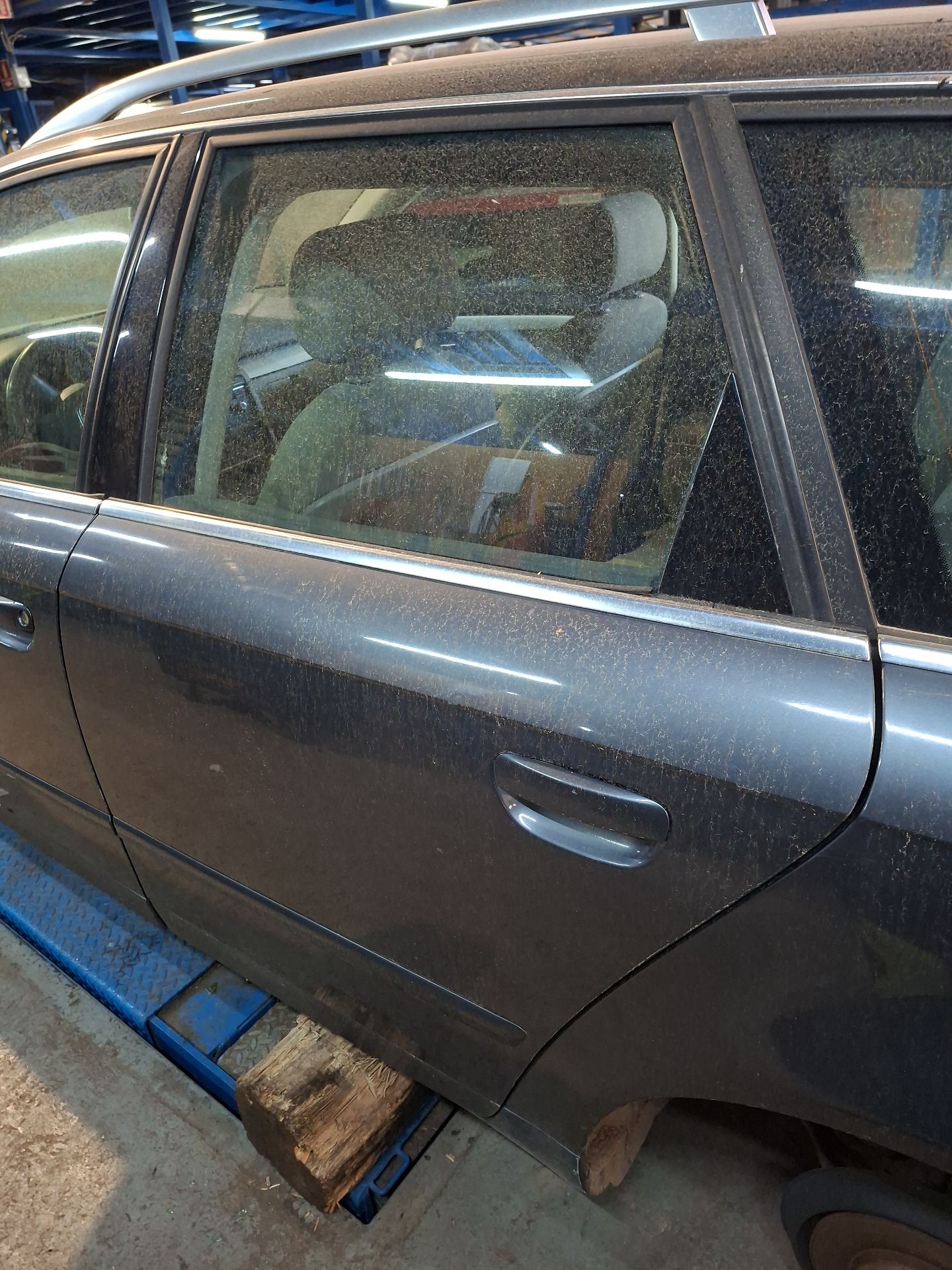 PUERTA TRASERA IZQUIERDA AUDI A4 