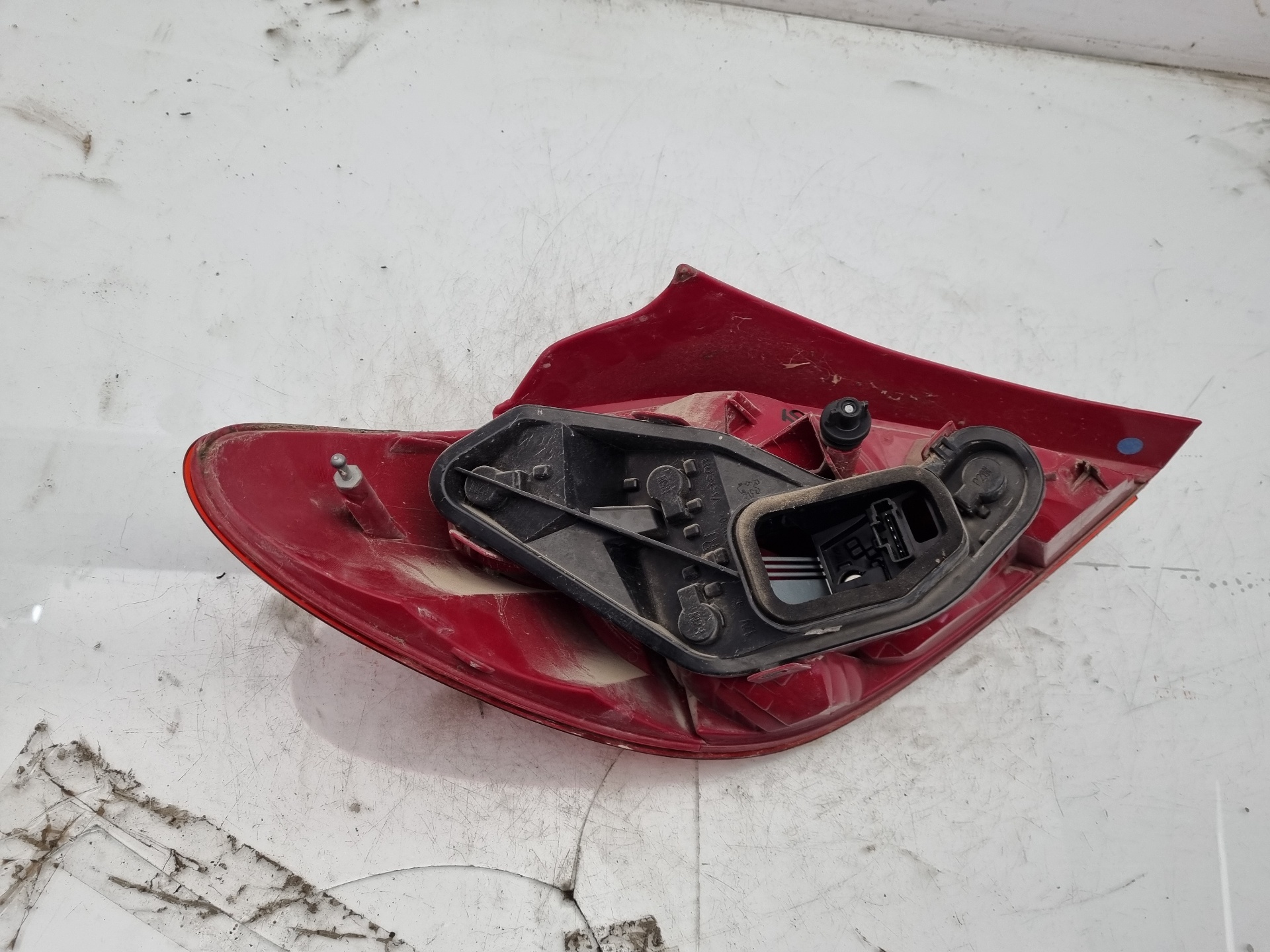 PILOTO TRASERO DERECHO PEUGEOT 207/207+ KFU