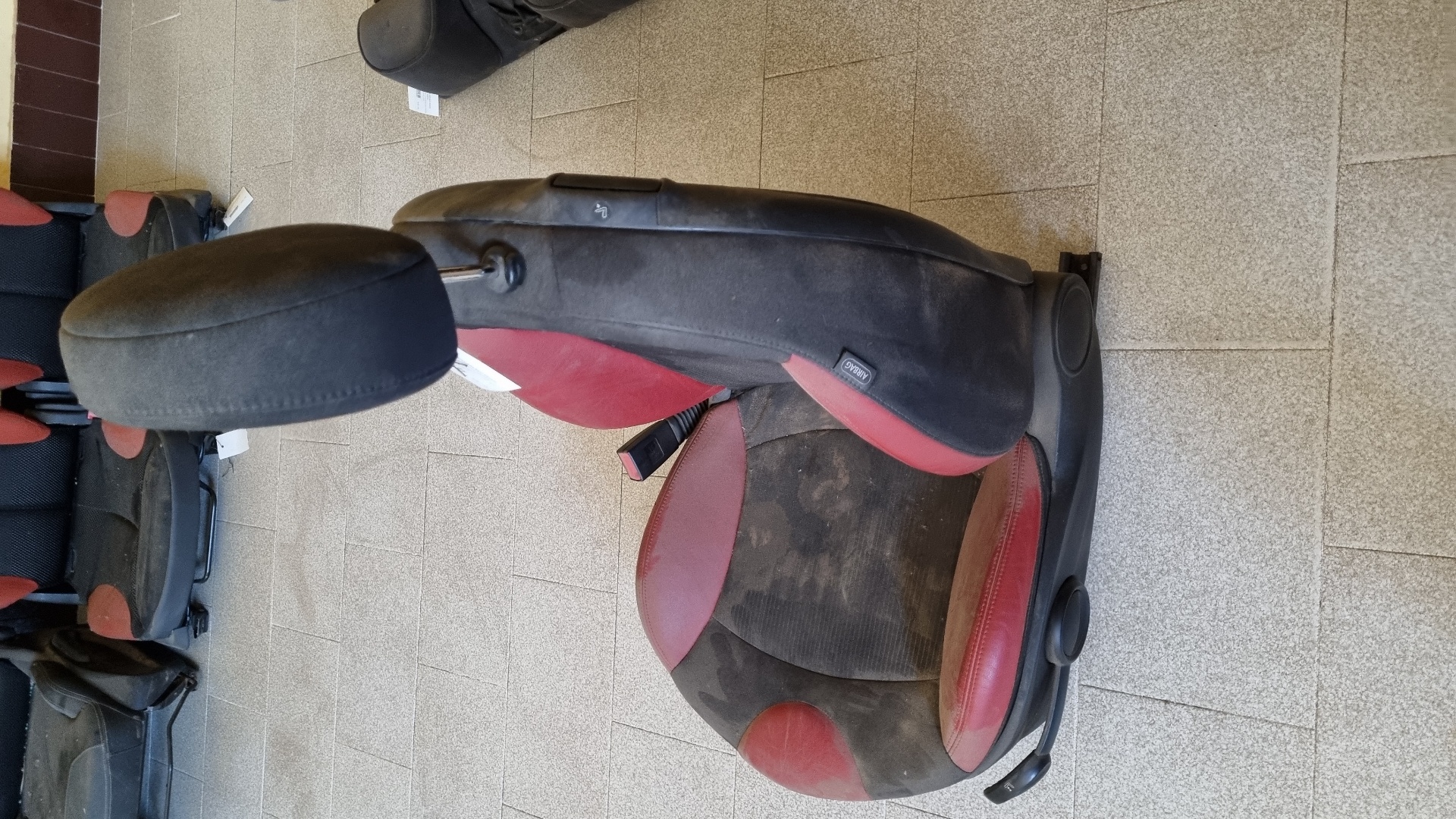 ASIENTO DELANTERO IZQUIERDO MINI MINI 9HZ