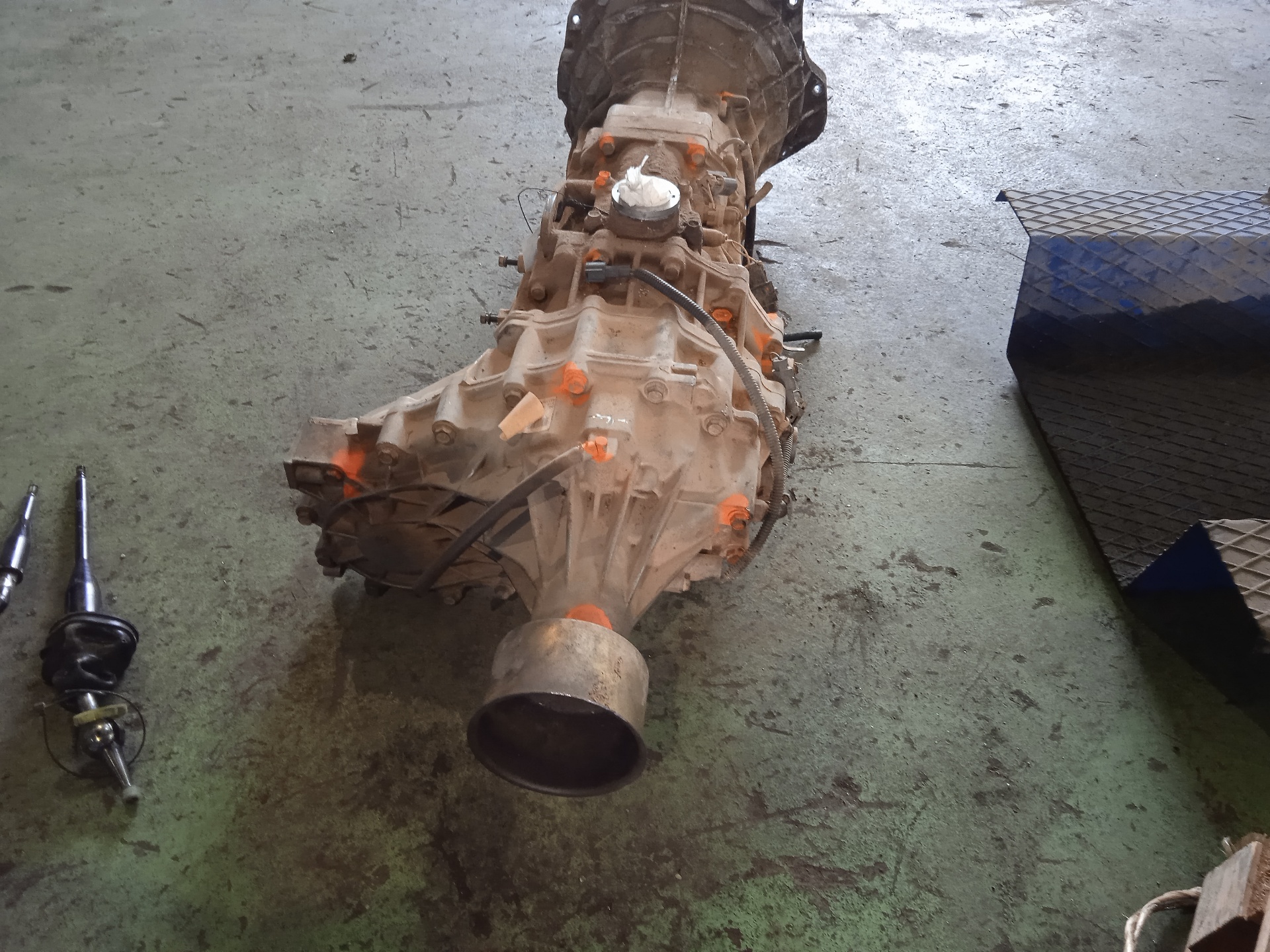 CAJA CAMBIOS NISSAN PICK YD25