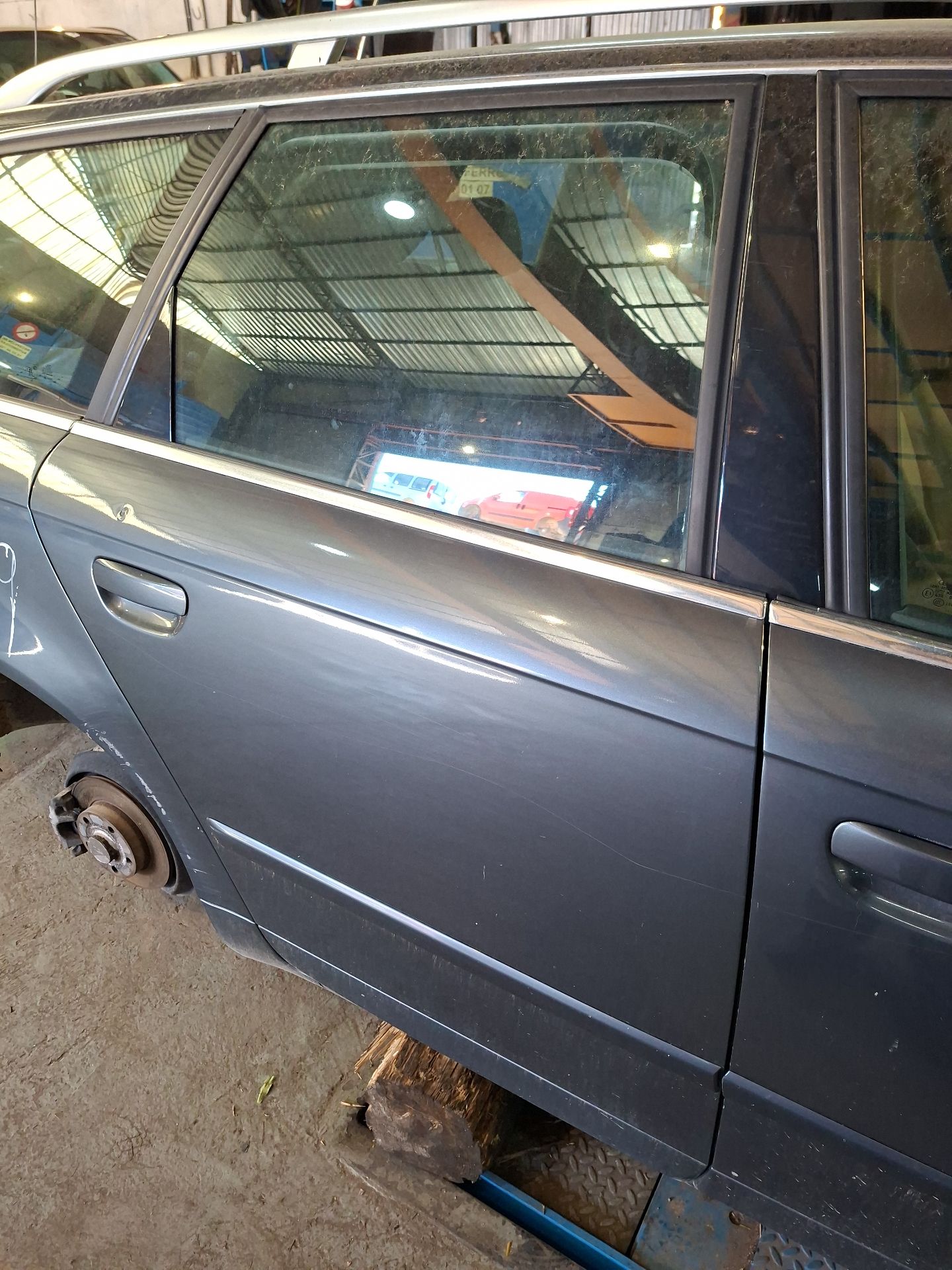 PUERTA TRASERA DERECHA AUDI A4 