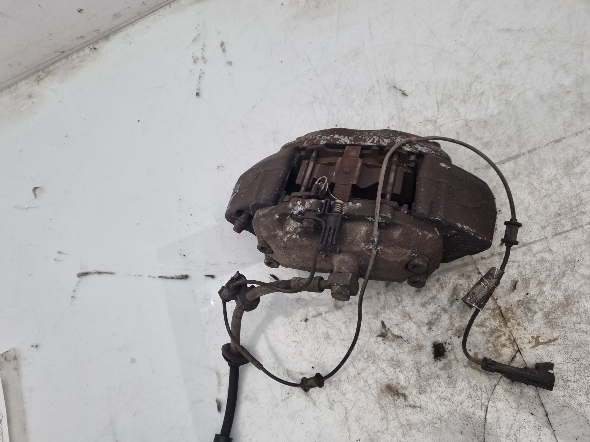 PINZA FRENO DELANTERA IZQUIERDA MERCEDES-BENZ CLAS 612963