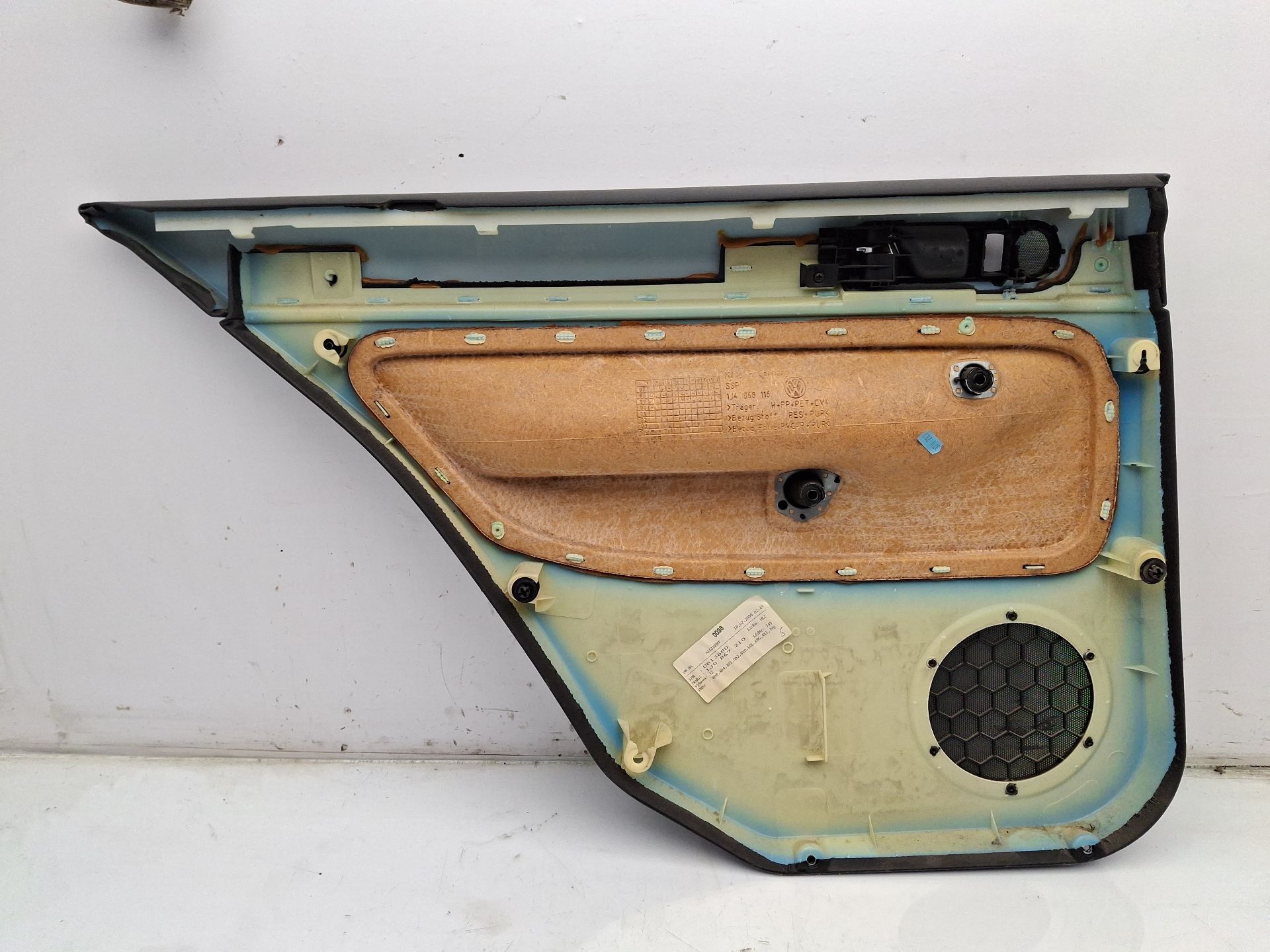 GUARNECIDO PUERTA TRASERA DERECHA VOLKSWAGEN GOLF 