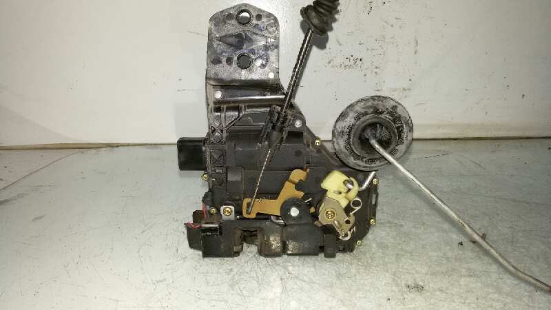 CERRADURA PUERTA DELANTERA DERECHA VOLKSWAGEN GOLF BCB