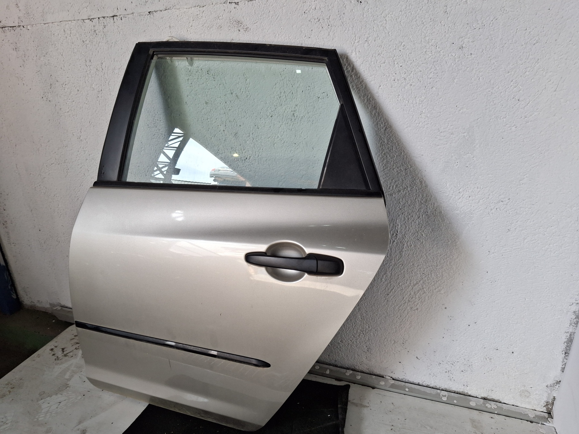 PUERTA TRASERA IZQUIERDA MAZDA 3 ZJ