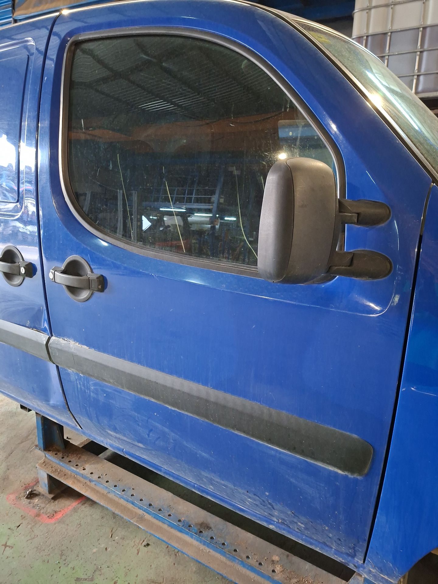 PUERTA DELANTERA DERECHA FIAT DOBLO 
