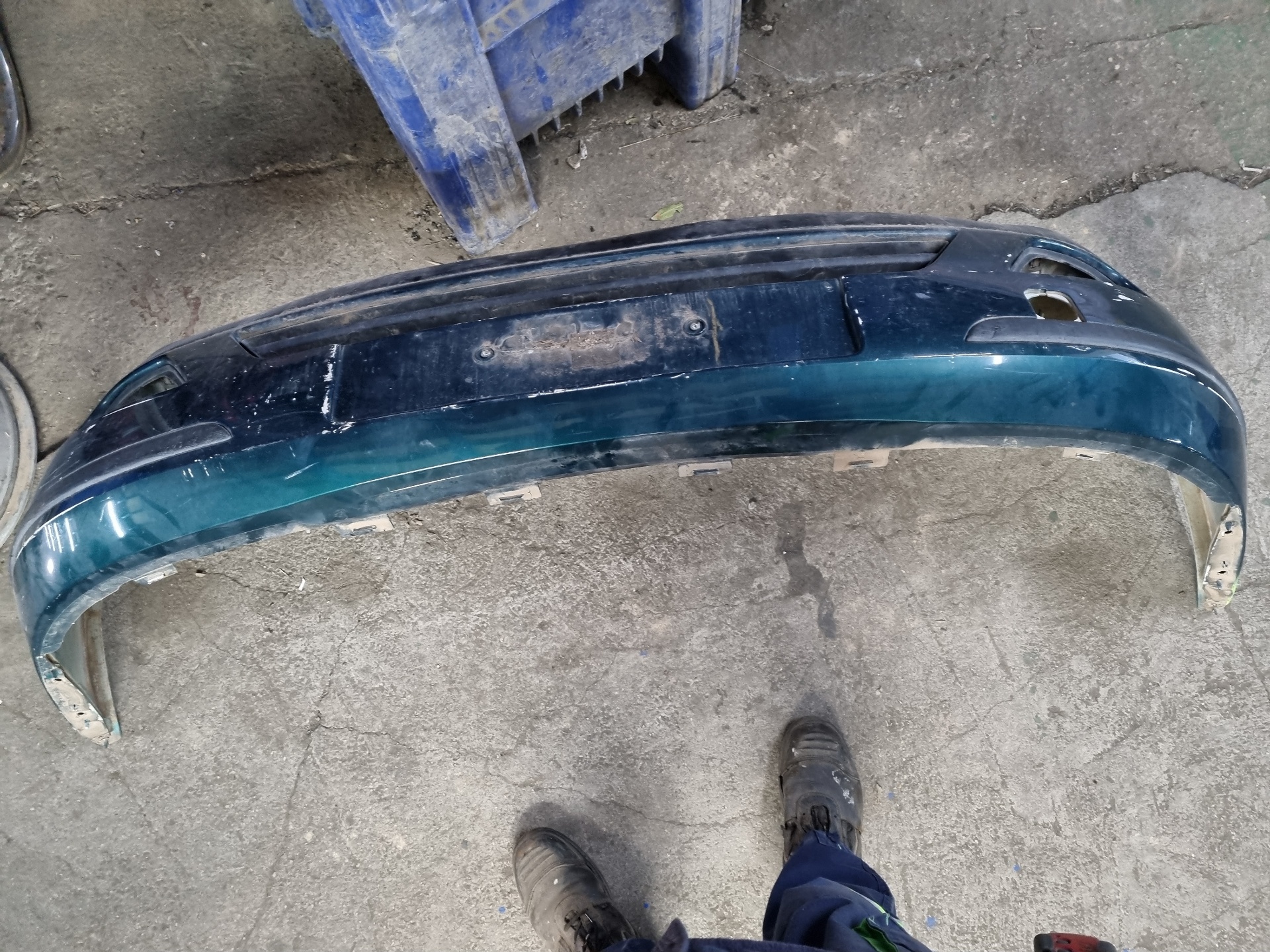 PARAGOLPES DELANTERO FORD FOCUS F9DA