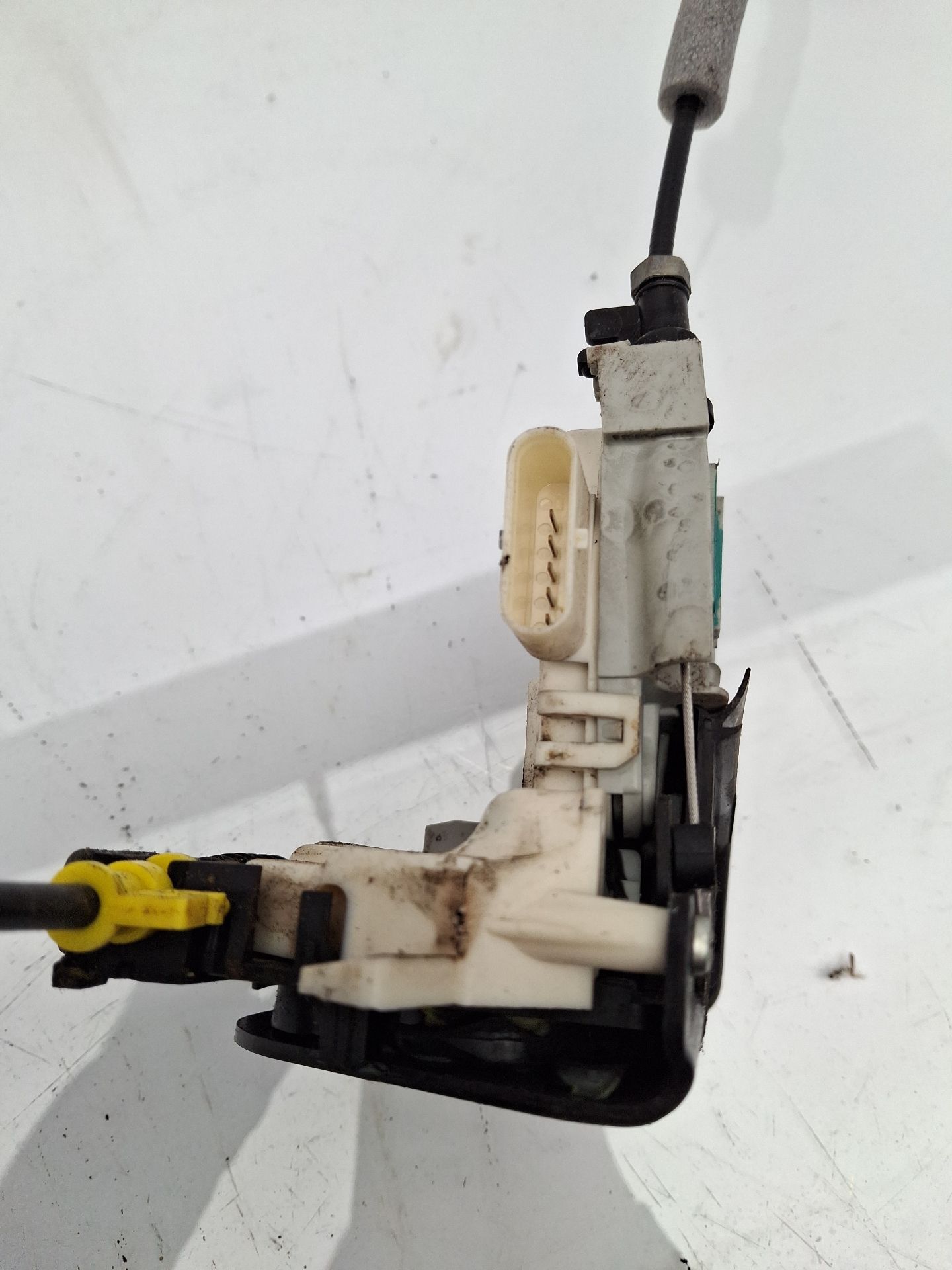 CERRADURA PUERTA DELANTERA DERECHA AUDI A1 