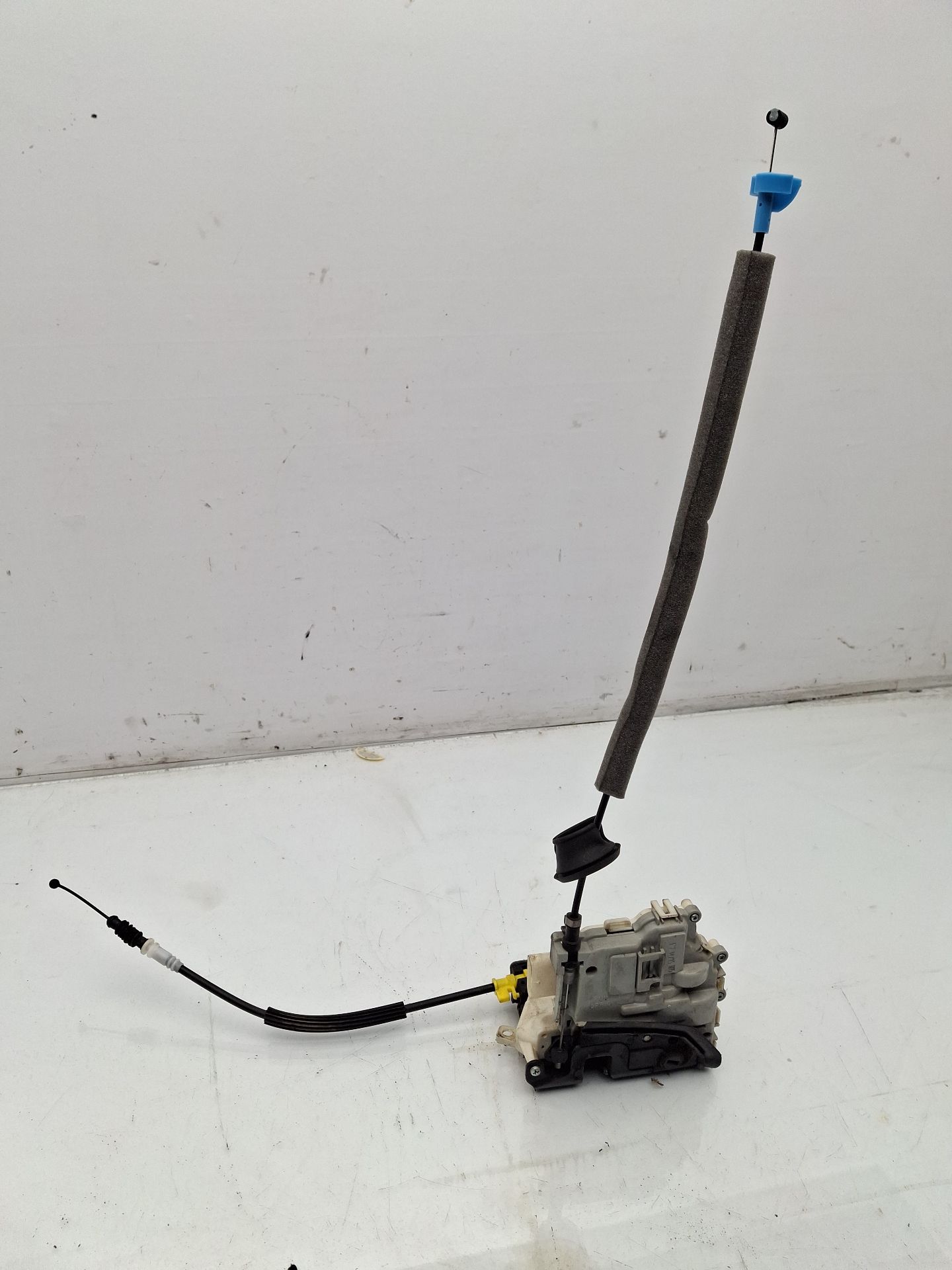 CERRADURA PUERTA TRASERA DERECHA AUDI A1 