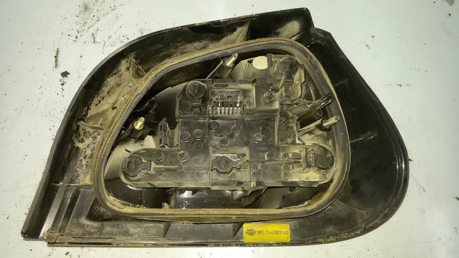 PILOTO TRASERO IZQUIERDO RENAULT MEGANE F8Q N6