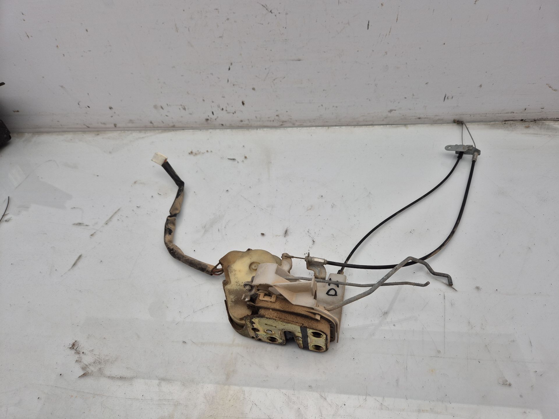 CERRADURA PUERTA DELANTERA IZQUIERDA MAZDA MPV 