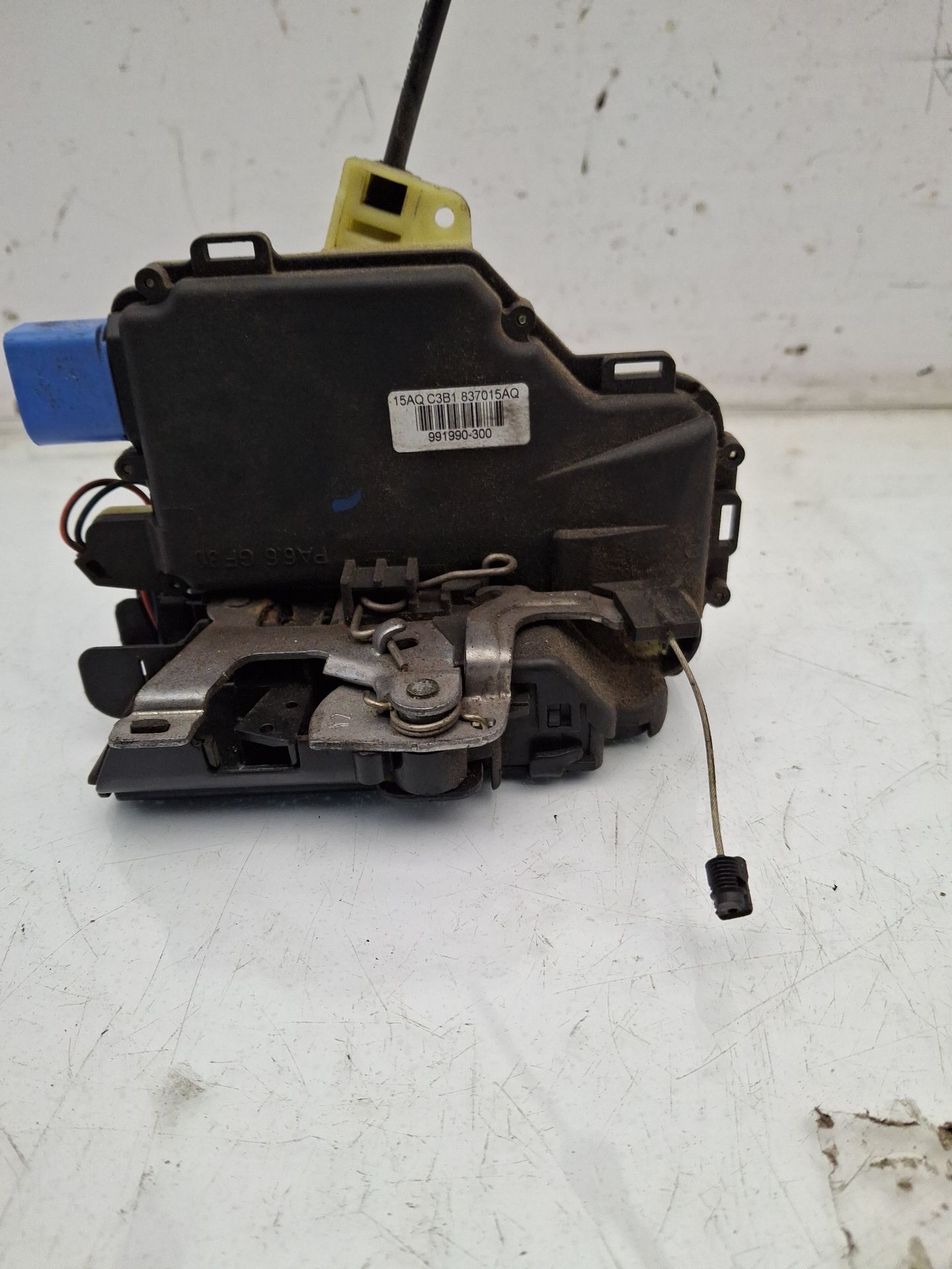 CERRADURA PUERTA DELANTERA IZQUIERDA SEAT CORDOBA 