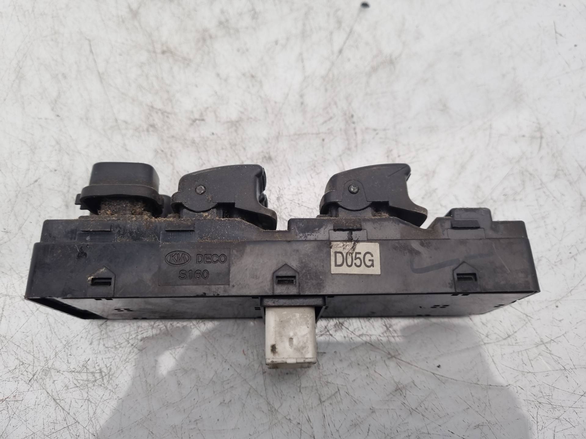 MANDO ELEVALUNAS DELANTERO IZQUIERDO KIA CERATO D4EA