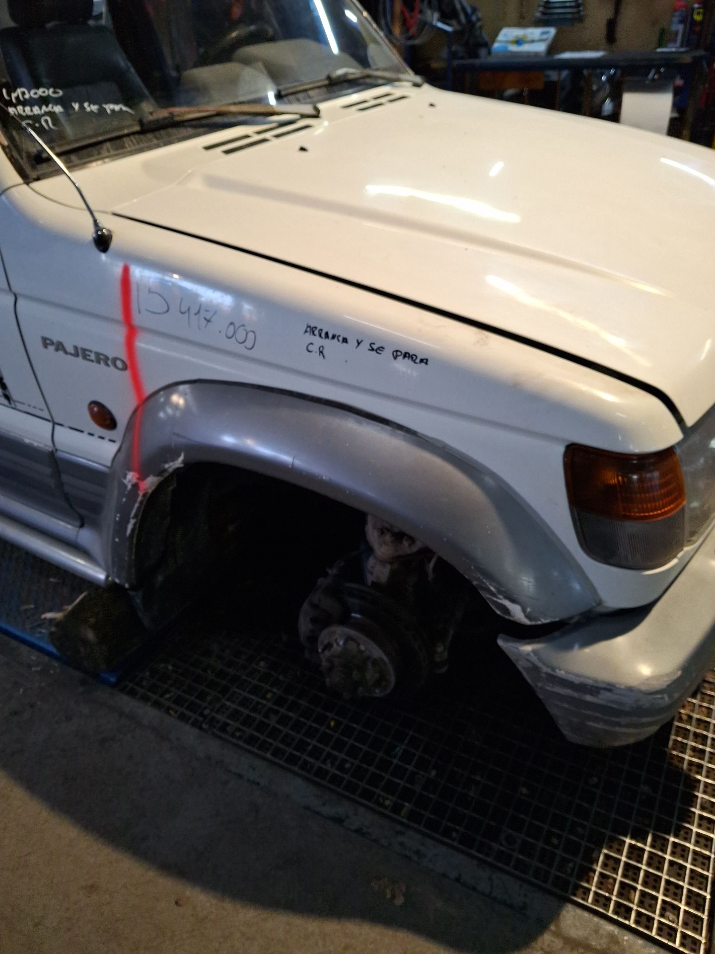 ALETA DELANTERA DERECHA MITSUBISHI MONTERO 