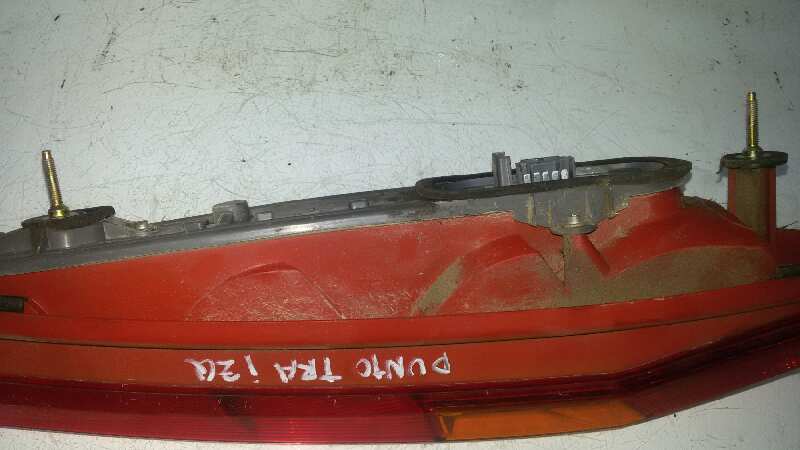 PILOTO TRASERO IZQUIERDO FIAT PUNTO 188A4000