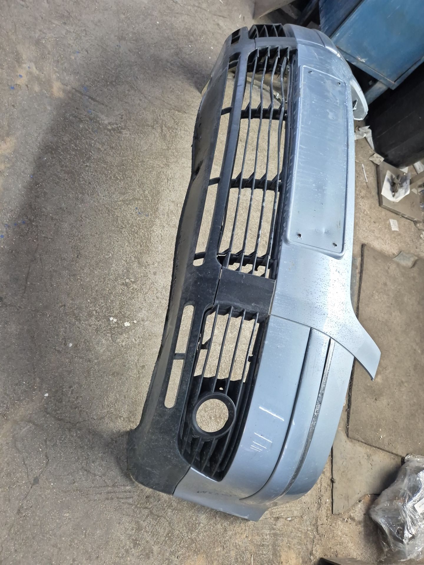 PARAGOLPES DELANTERO VOLKSWAGEN PASSAT 
