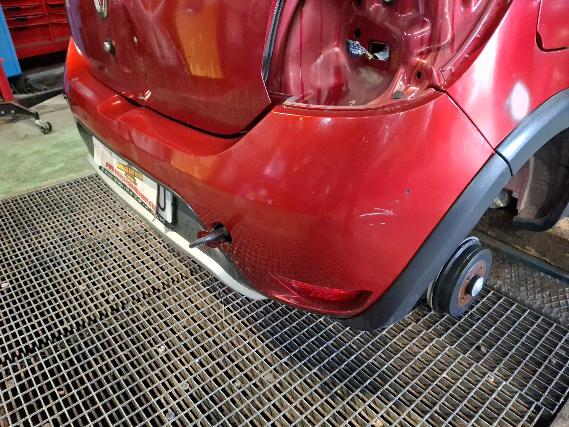 PARAGOLPES TRASERO DACIA SANDERO 