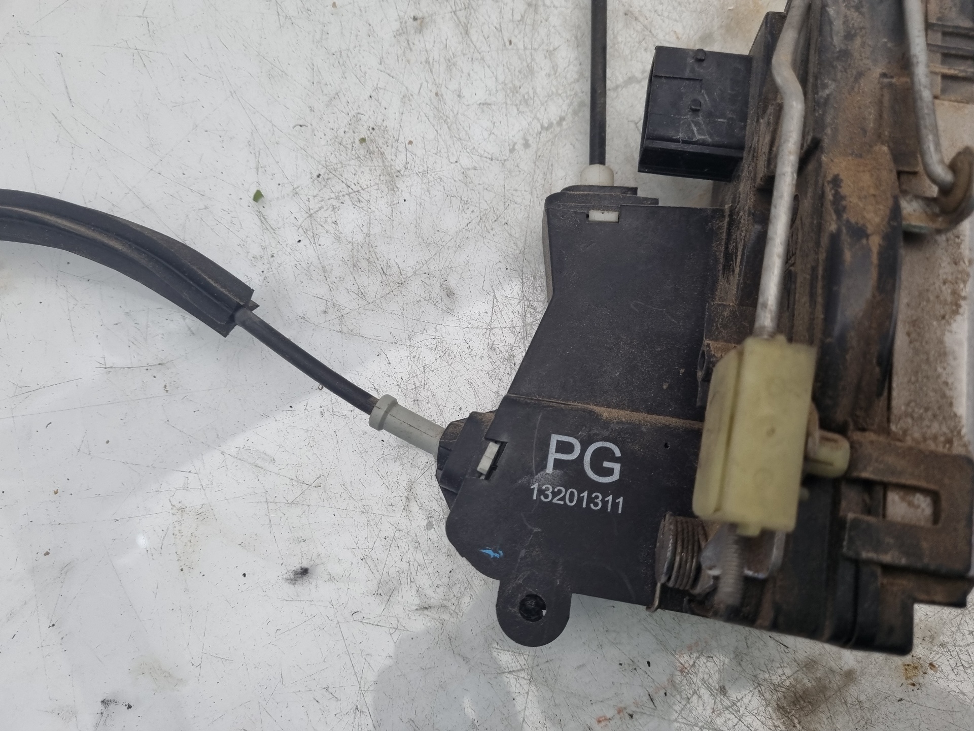 CERRADURA PUERTA DELANTERA IZQUIERDA OPEL VECTRA 