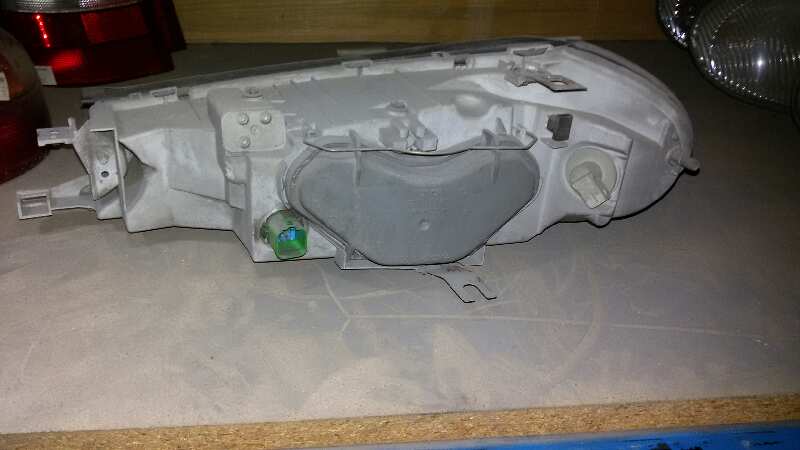 FARO DERECHO FORD MONDEO RFN