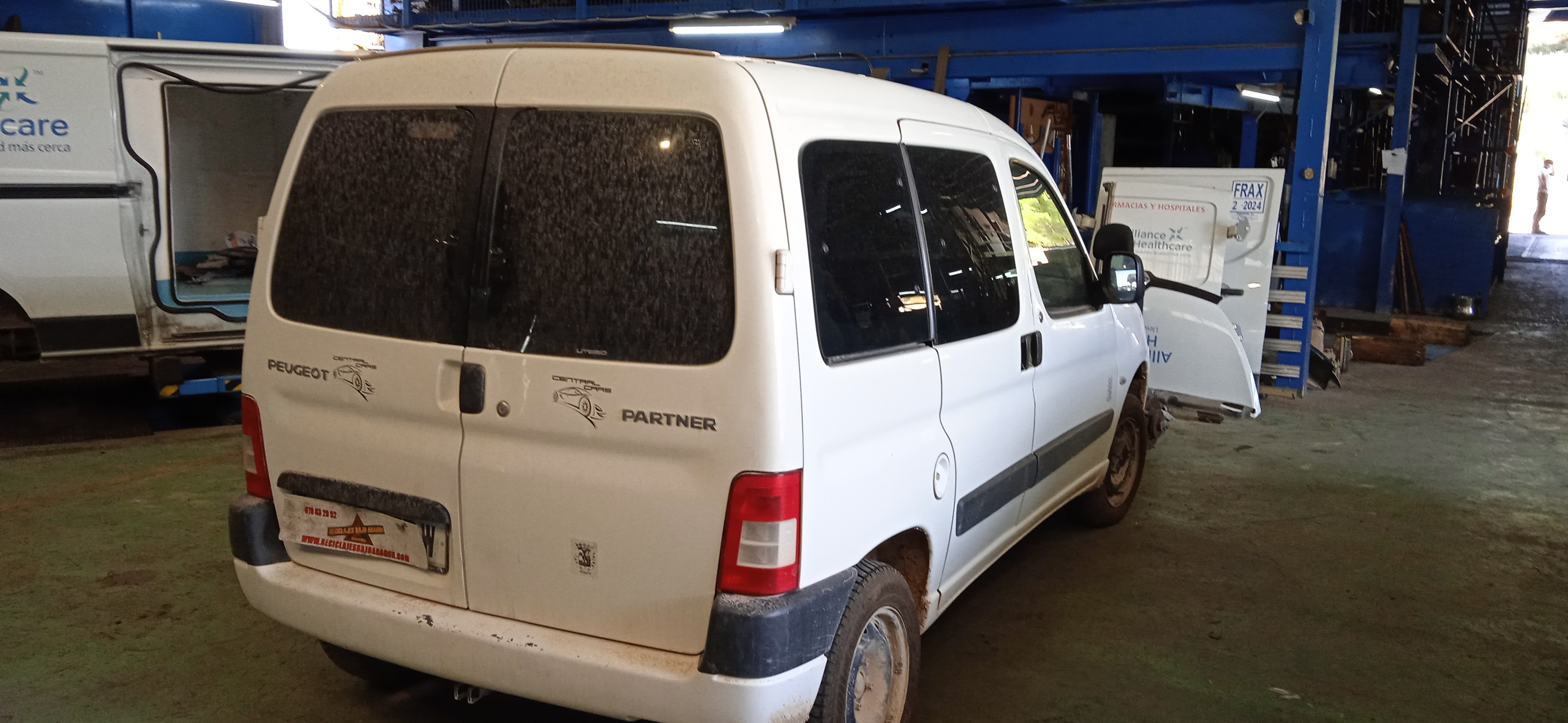 PARAGOLPES DELANTERO PEUGEOT PARTNER 9HWD